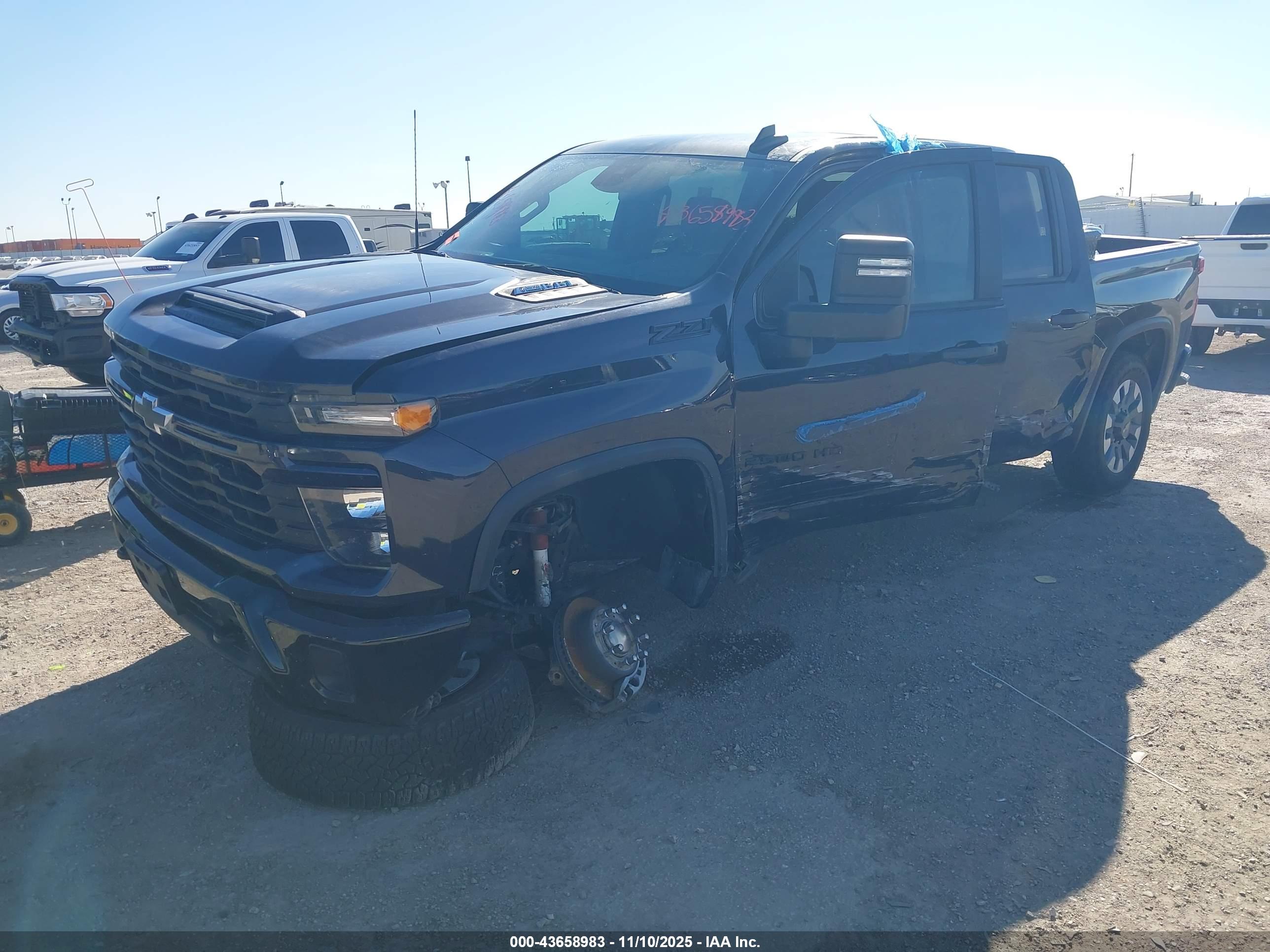 CHEVROLET SILVERADO image 2