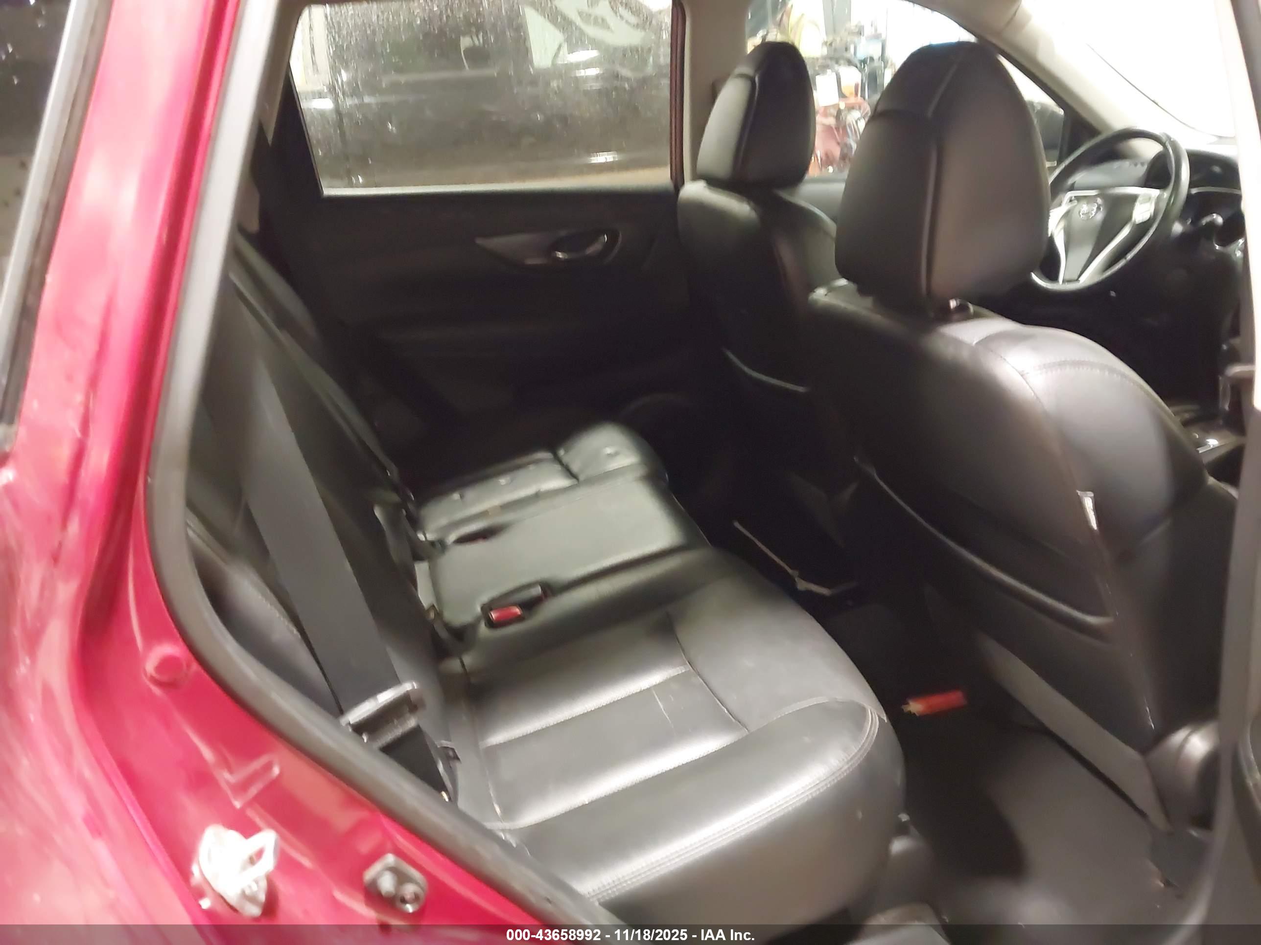 NISSAN ROGUE image 8
