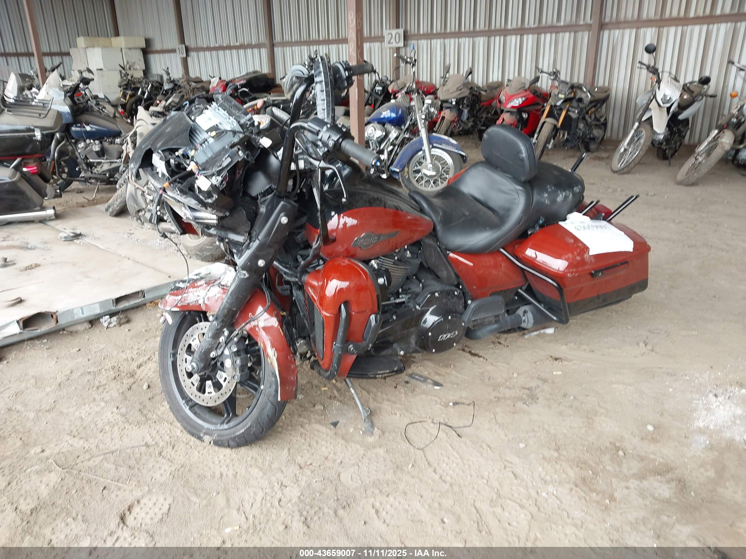 HARLEY-DAVIDSON FLTRK image 2