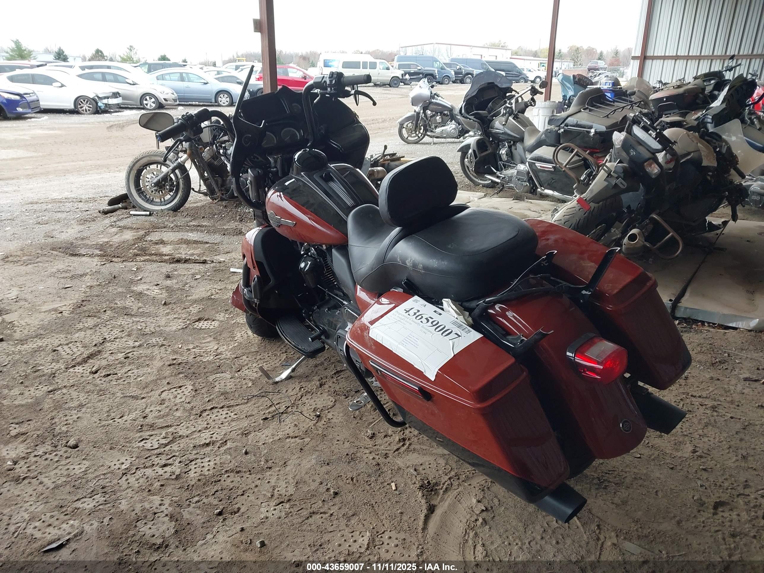 HARLEY-DAVIDSON FLTRK image 3