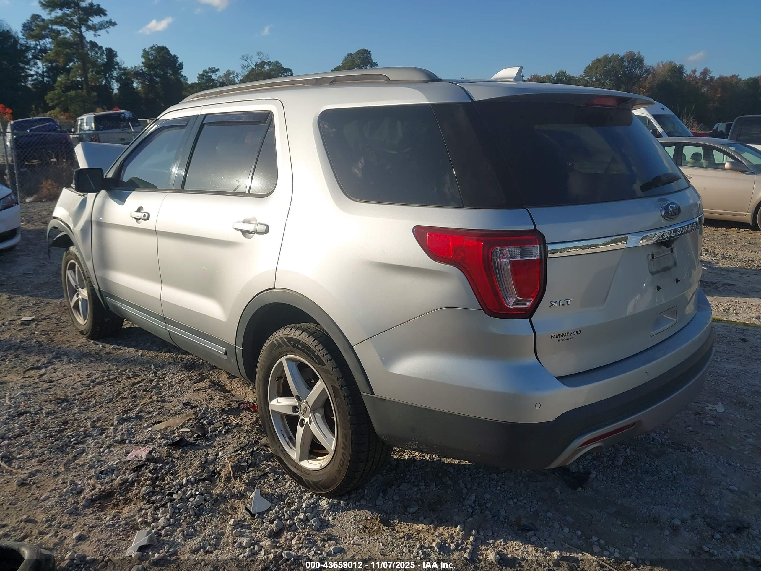 FORD EXPLORER image 3