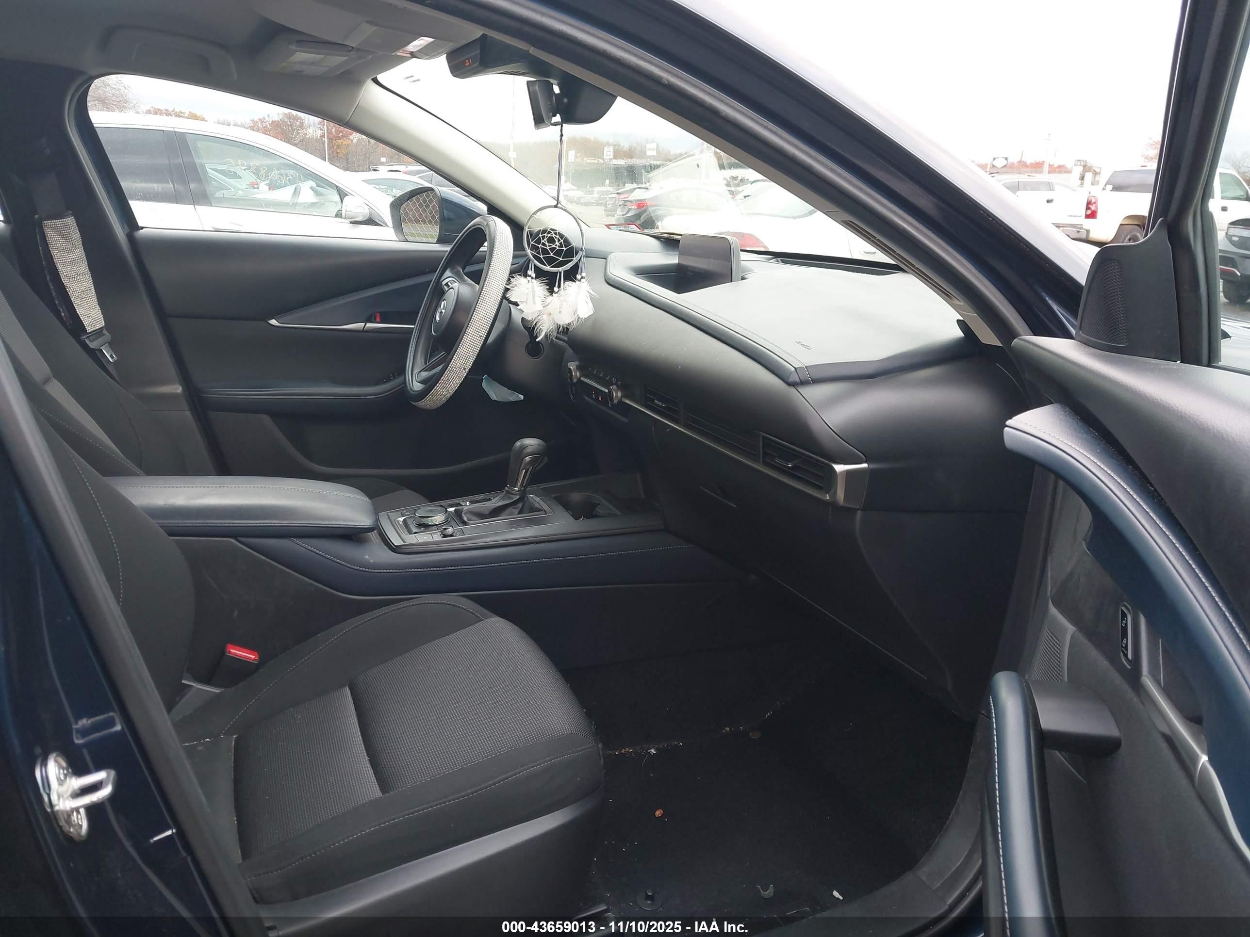 MAZDA CX-30 image 5