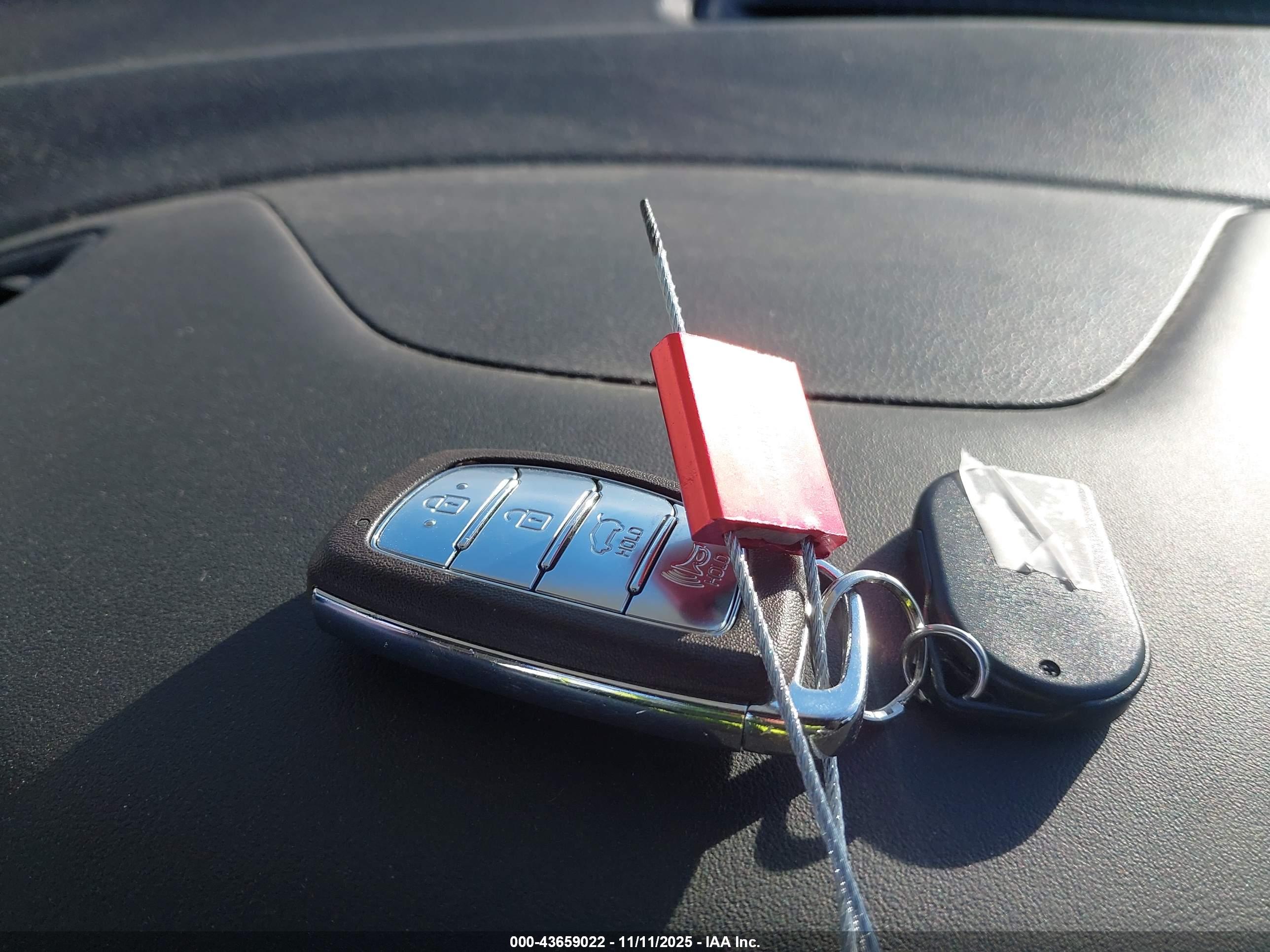 HYUNDAI TUCSON image 11