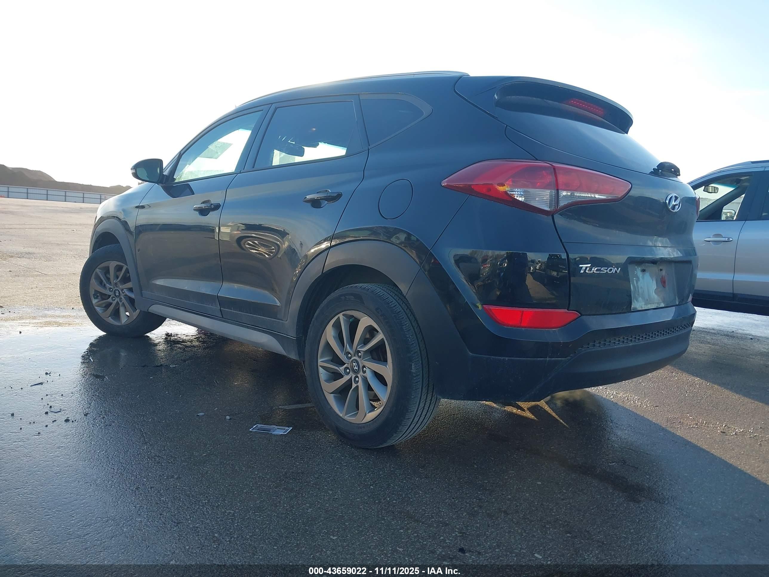 HYUNDAI TUCSON image 3