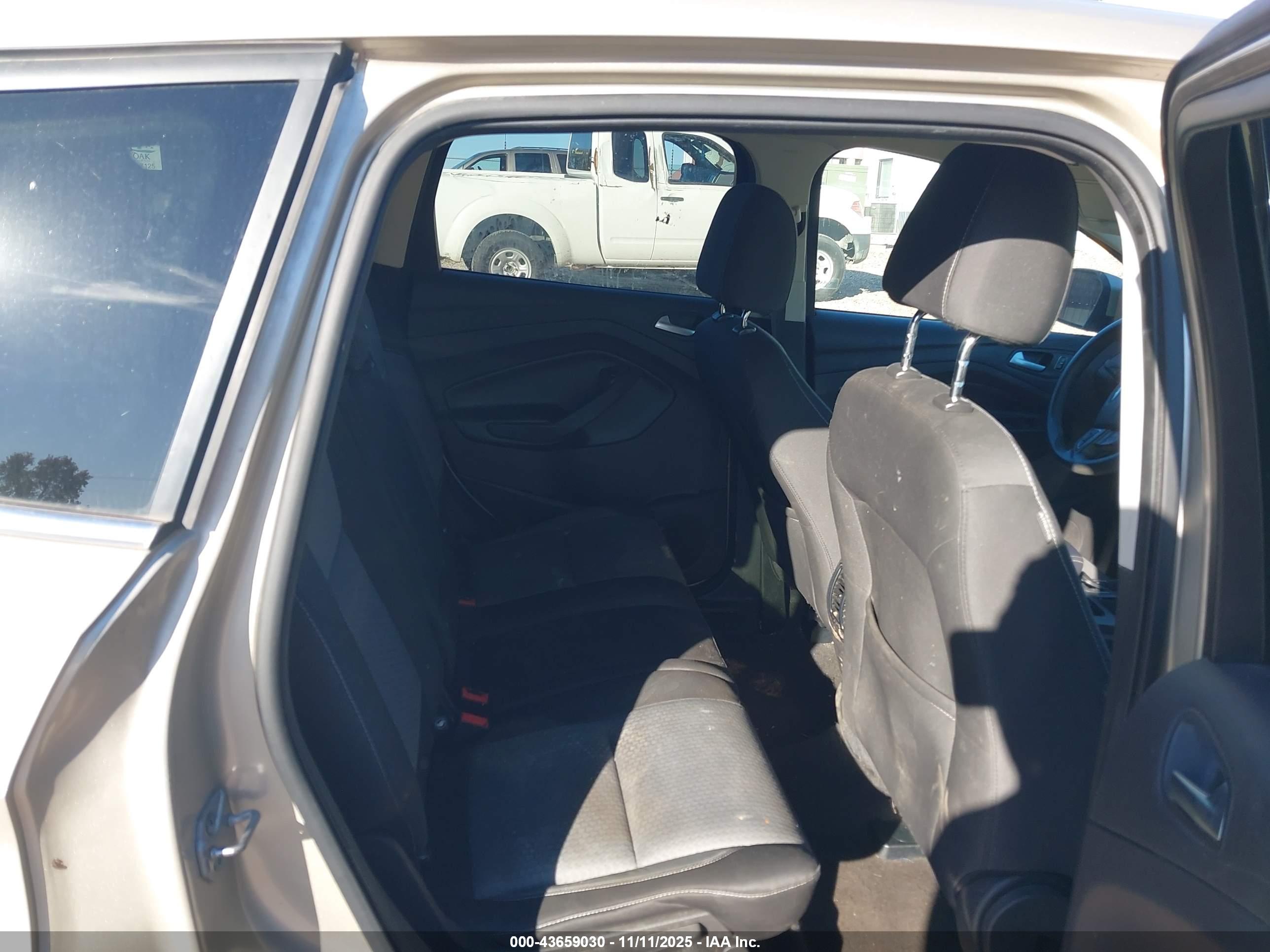 FORD ESCAPE image 8