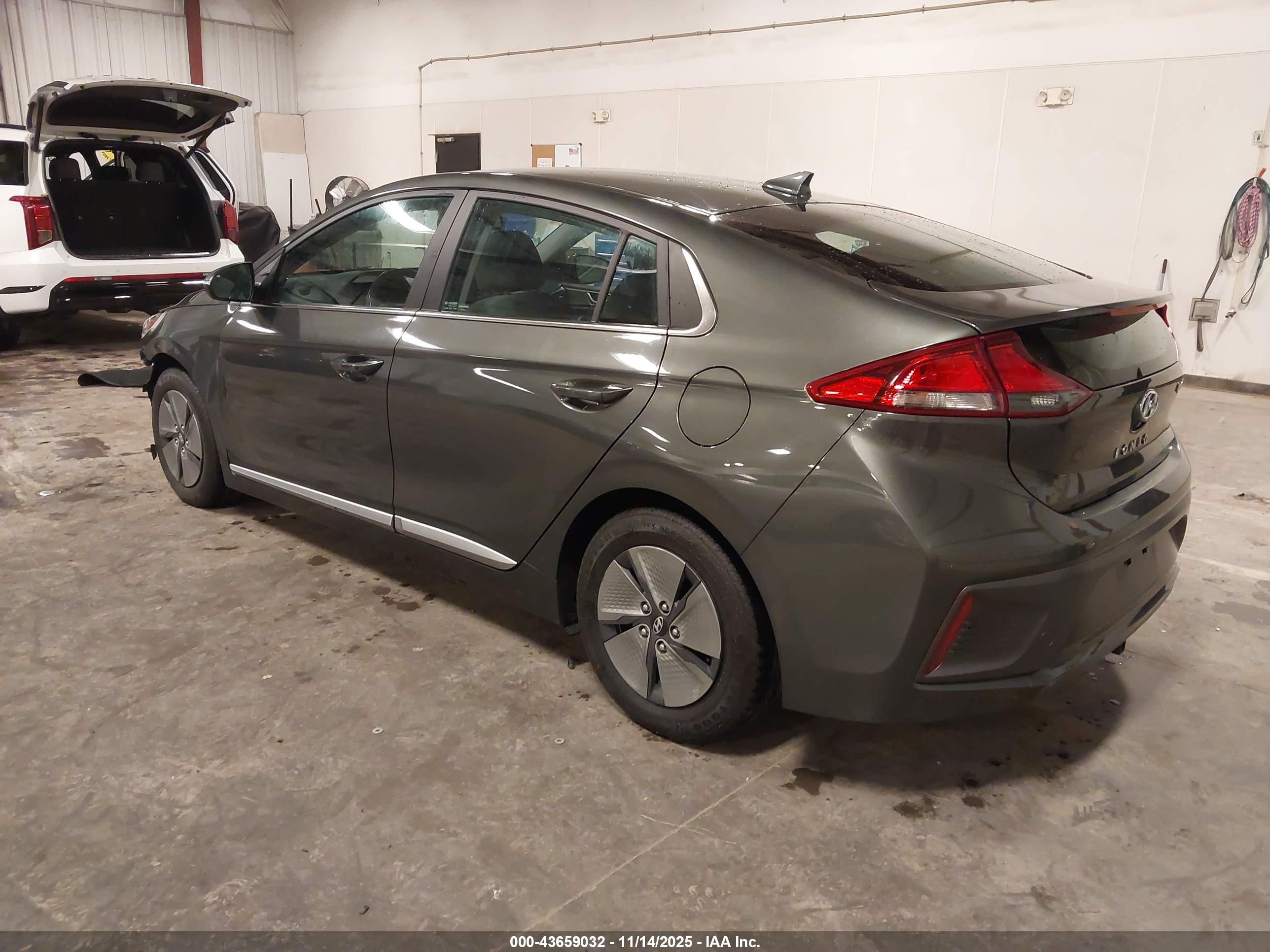 HYUNDAI IONIQ image 3