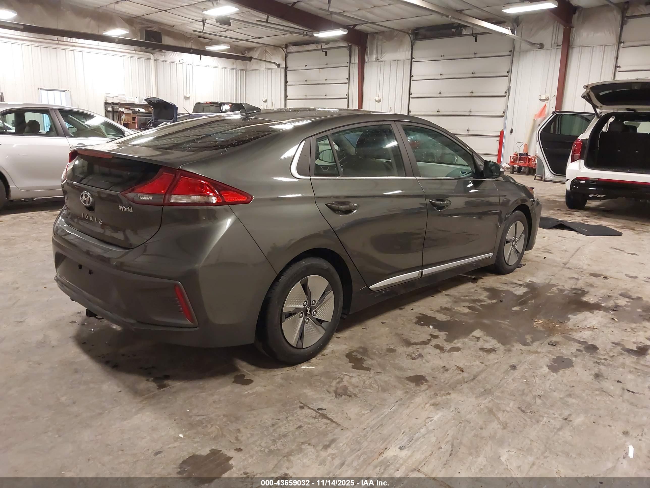 HYUNDAI IONIQ image 4