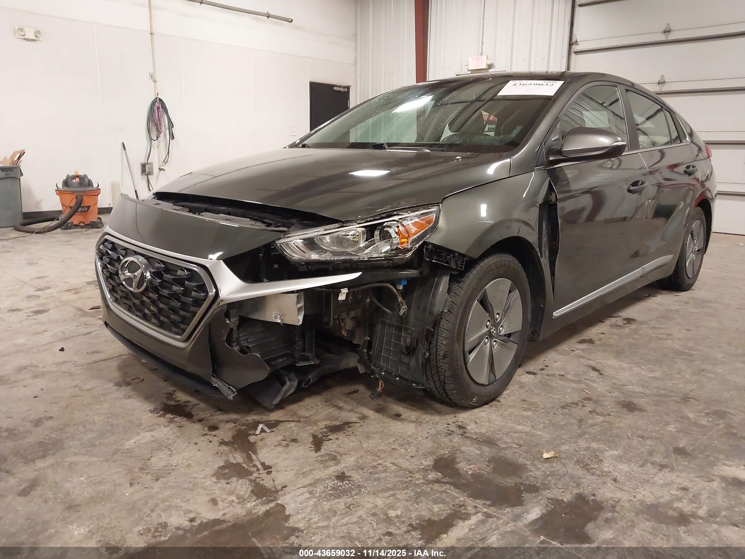HYUNDAI IONIQ image 6