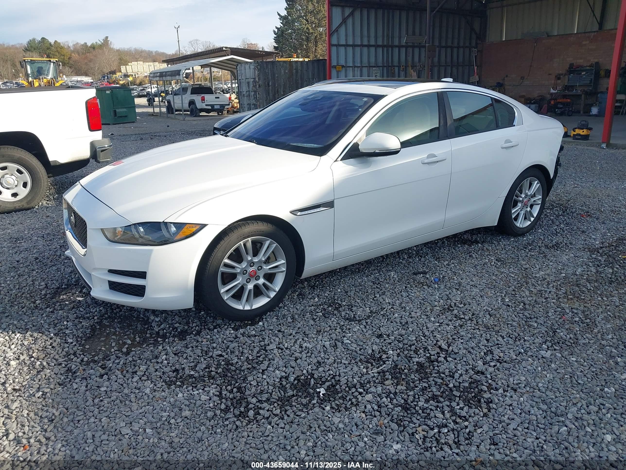 JAGUAR XE image 2