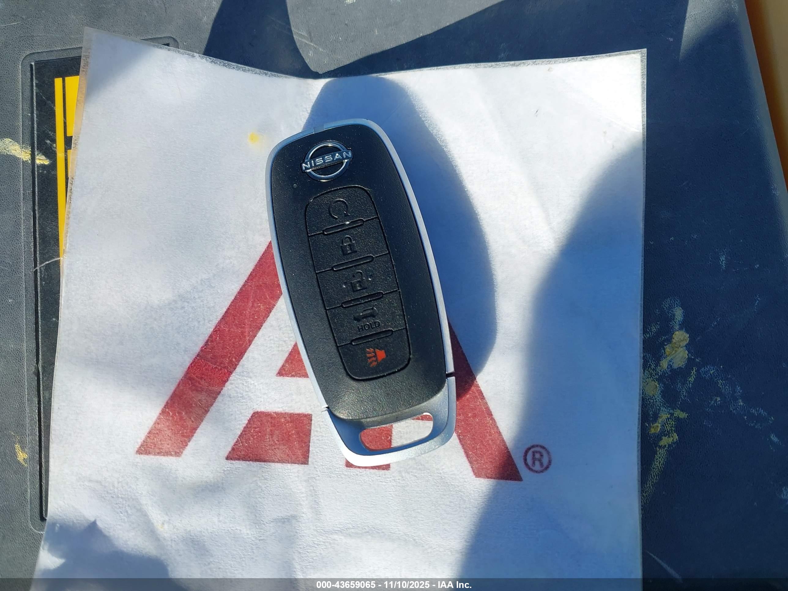 NISSAN ROGUE image 11