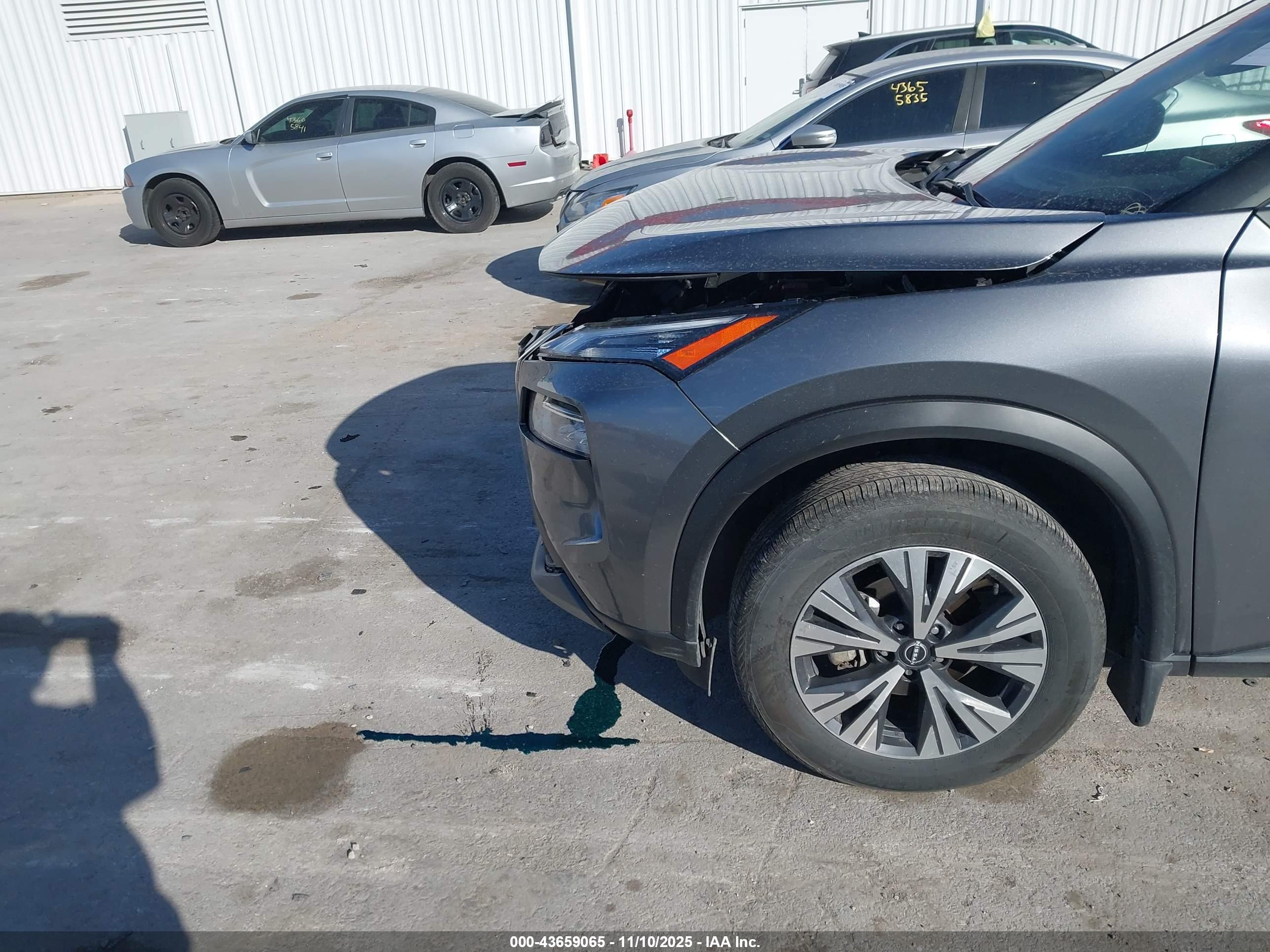 NISSAN ROGUE image 6