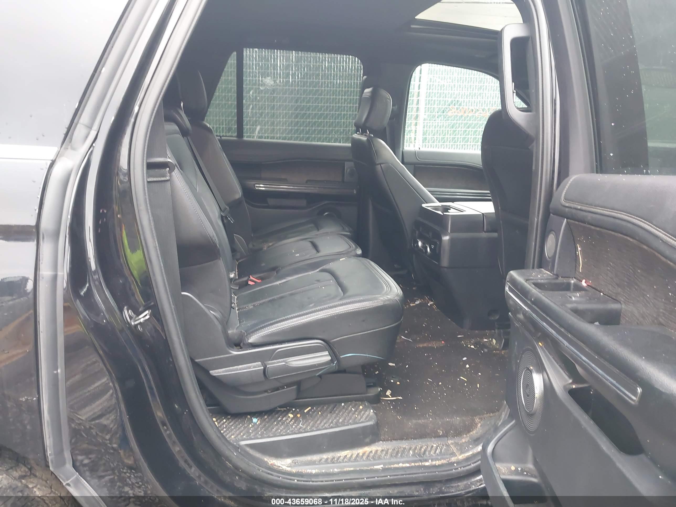 FORD EXPEDITION image 8