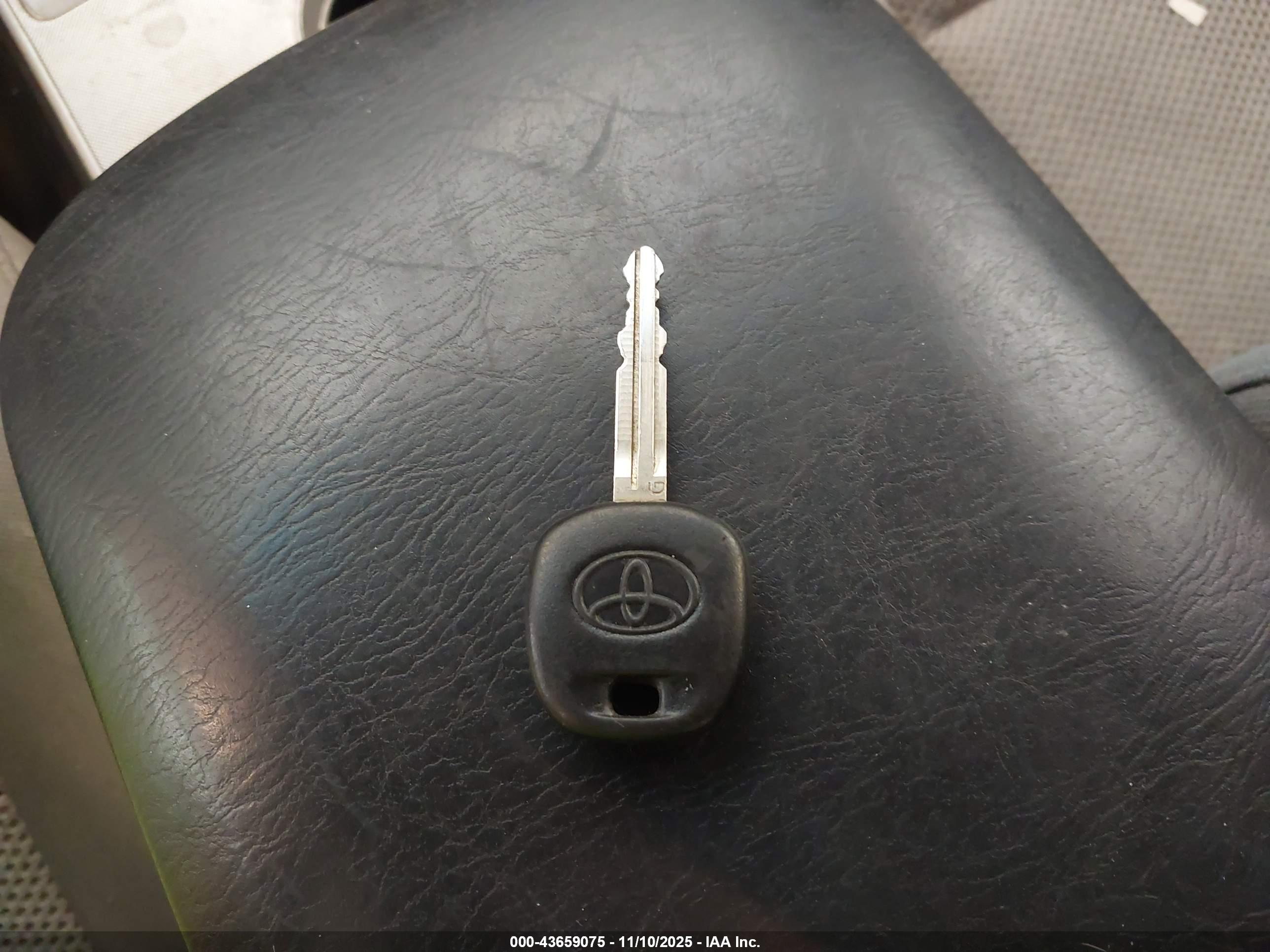 TOYOTA TACOMA image 11