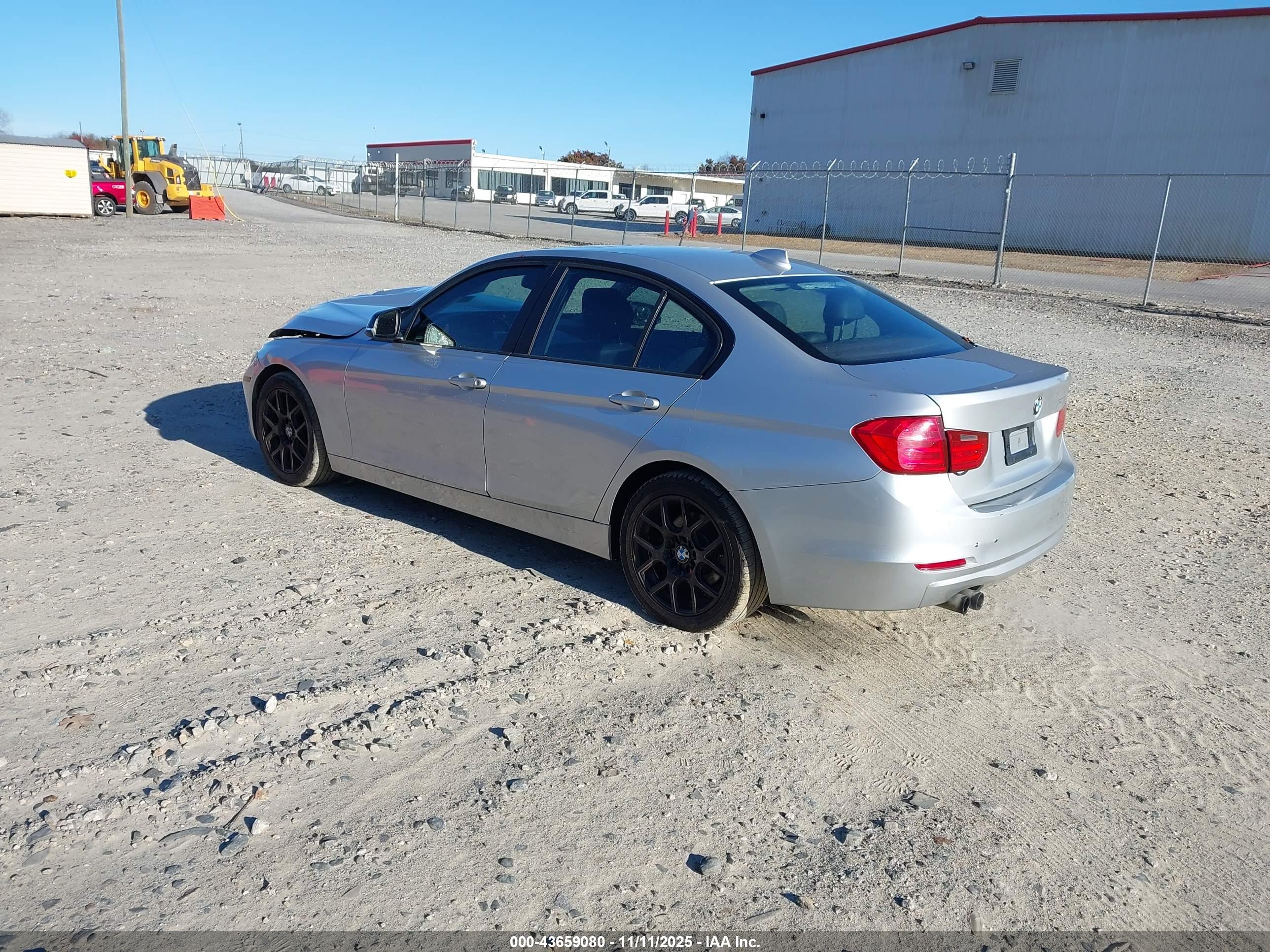 BMW 328I image 3