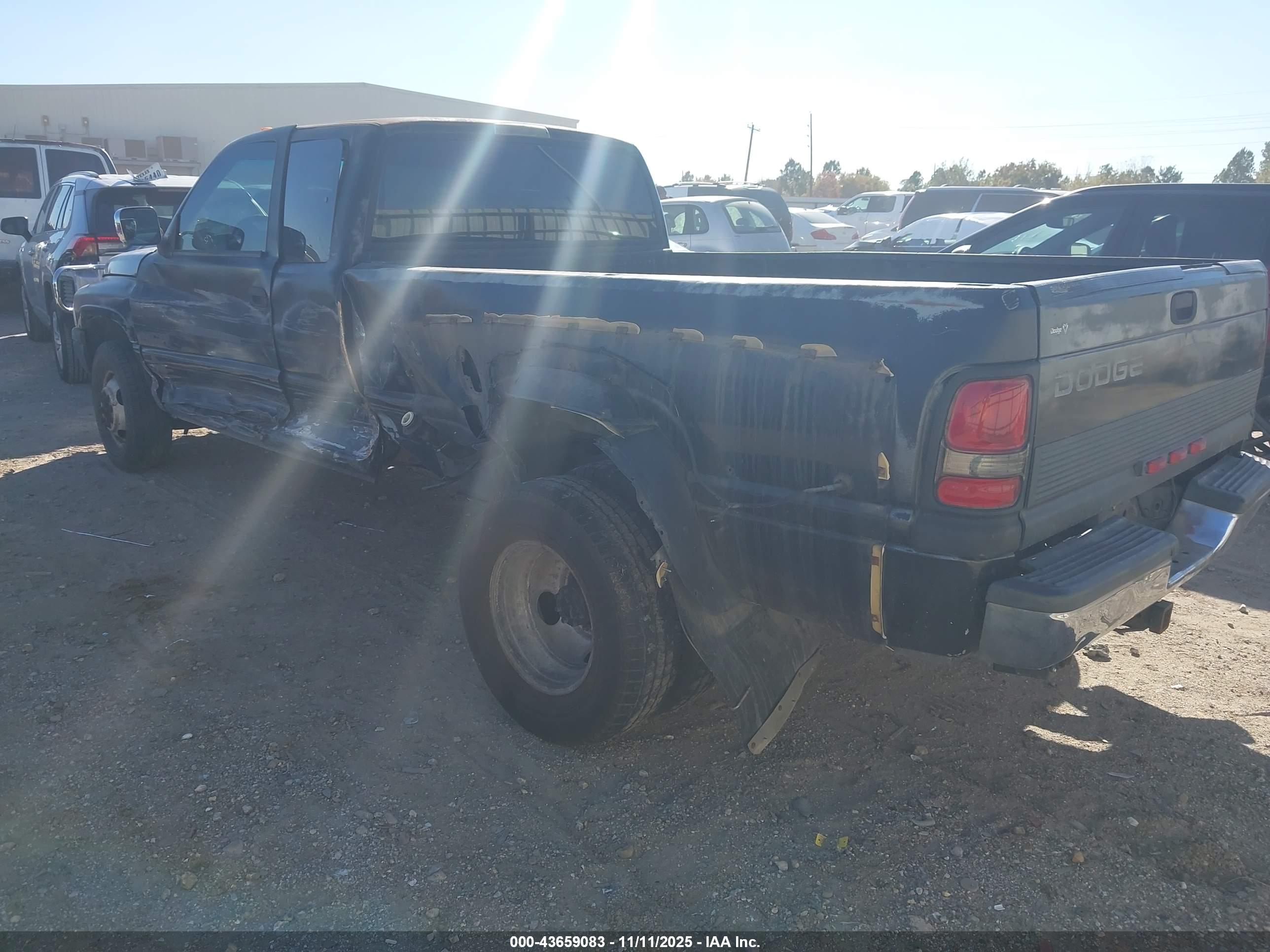 DODGE RAM image 3