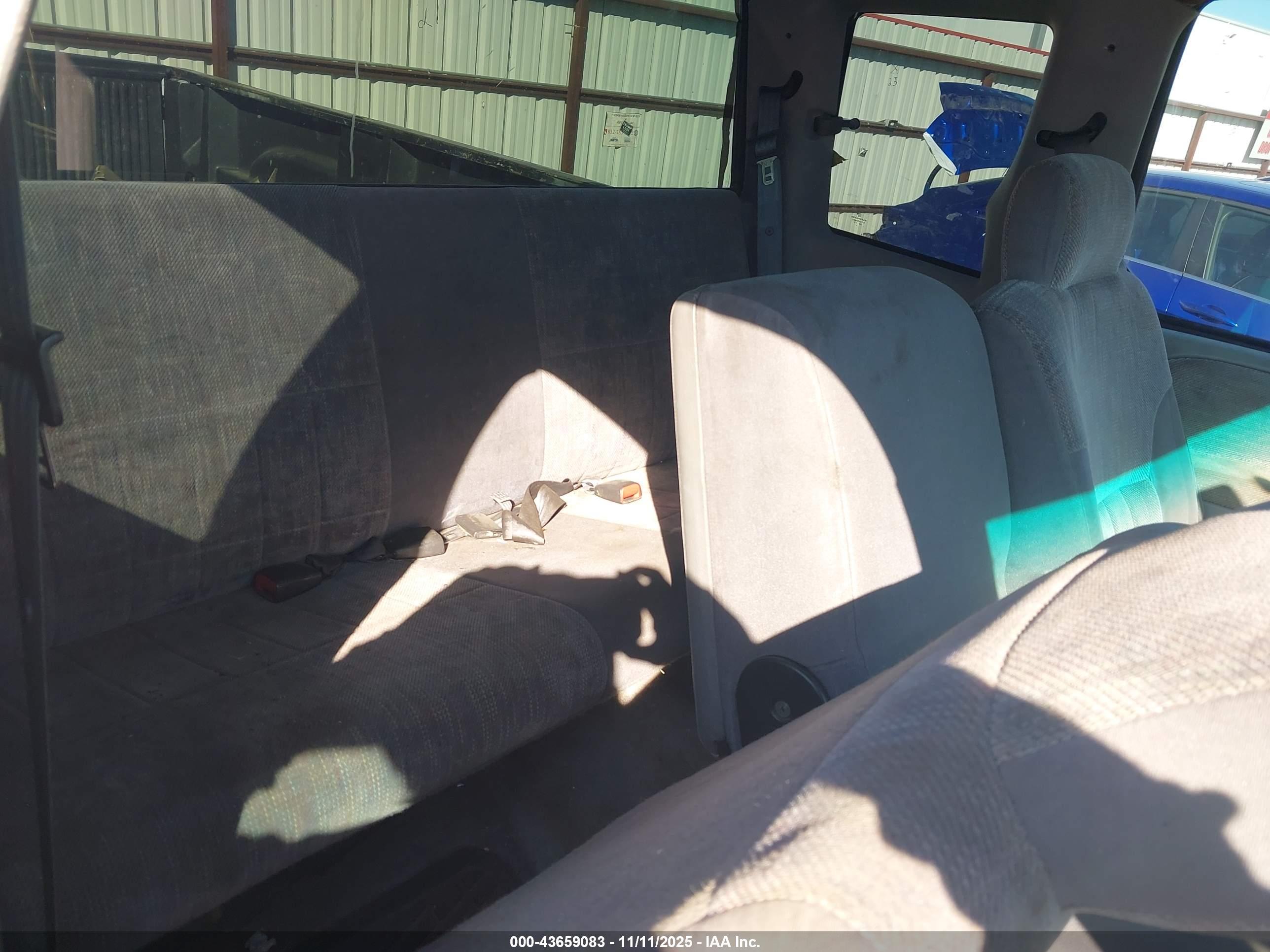 DODGE RAM image 8