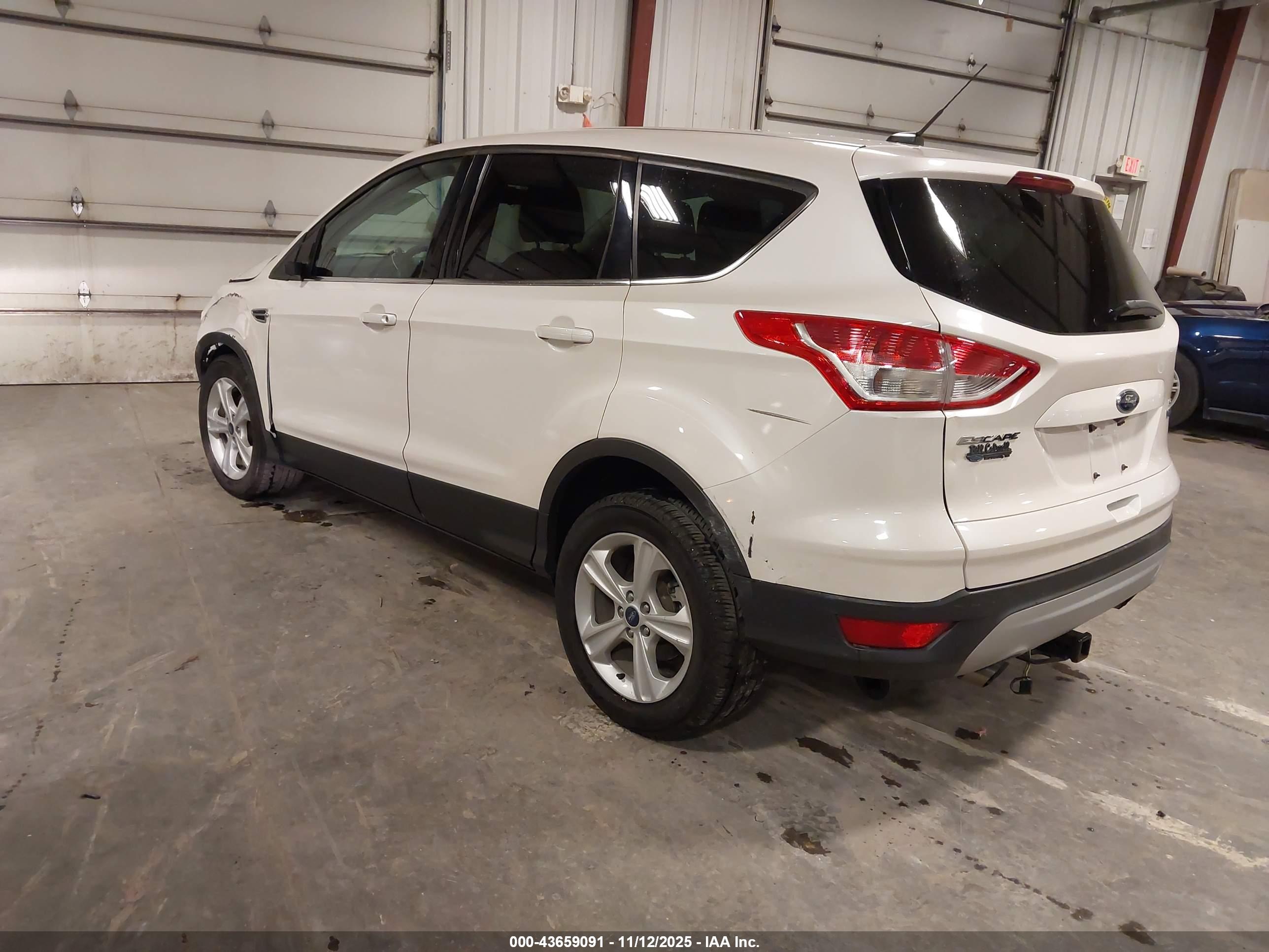 FORD ESCAPE image 3
