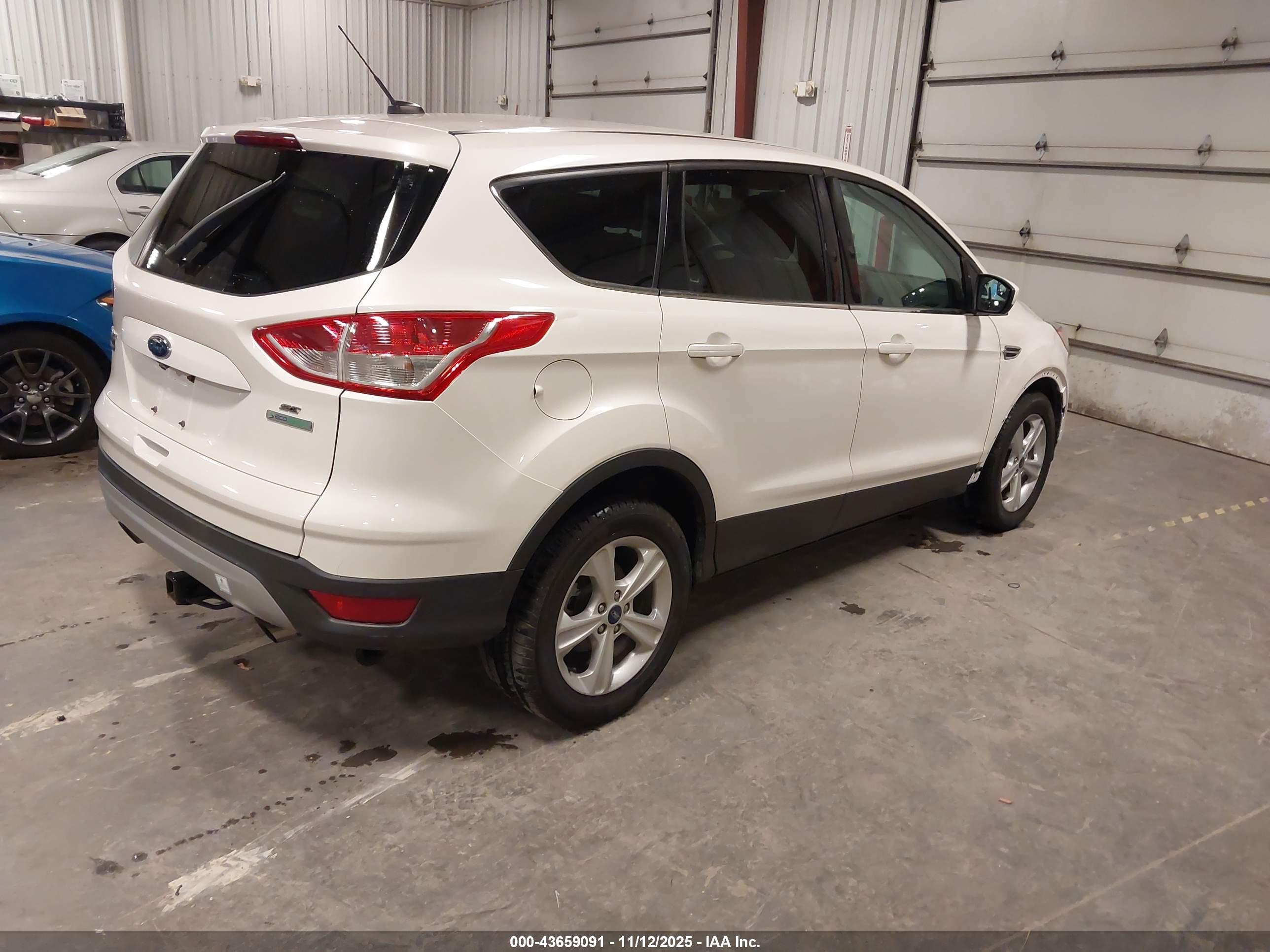 FORD ESCAPE image 4