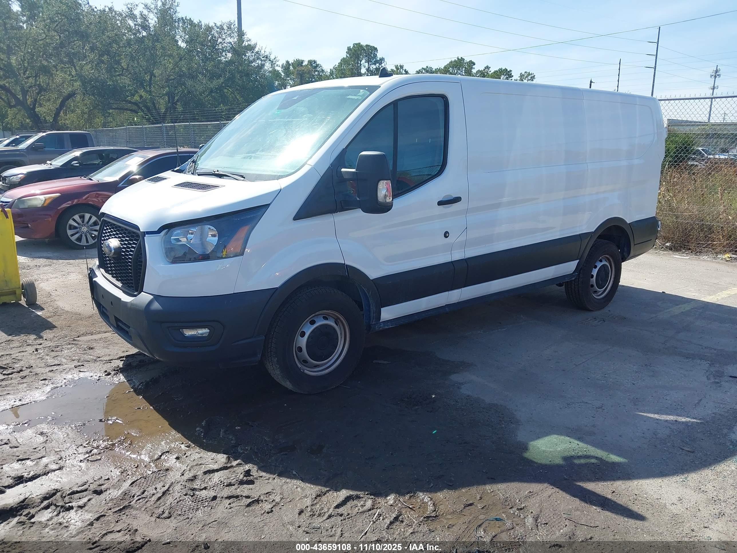 FORD TRANSIT-250 image 2