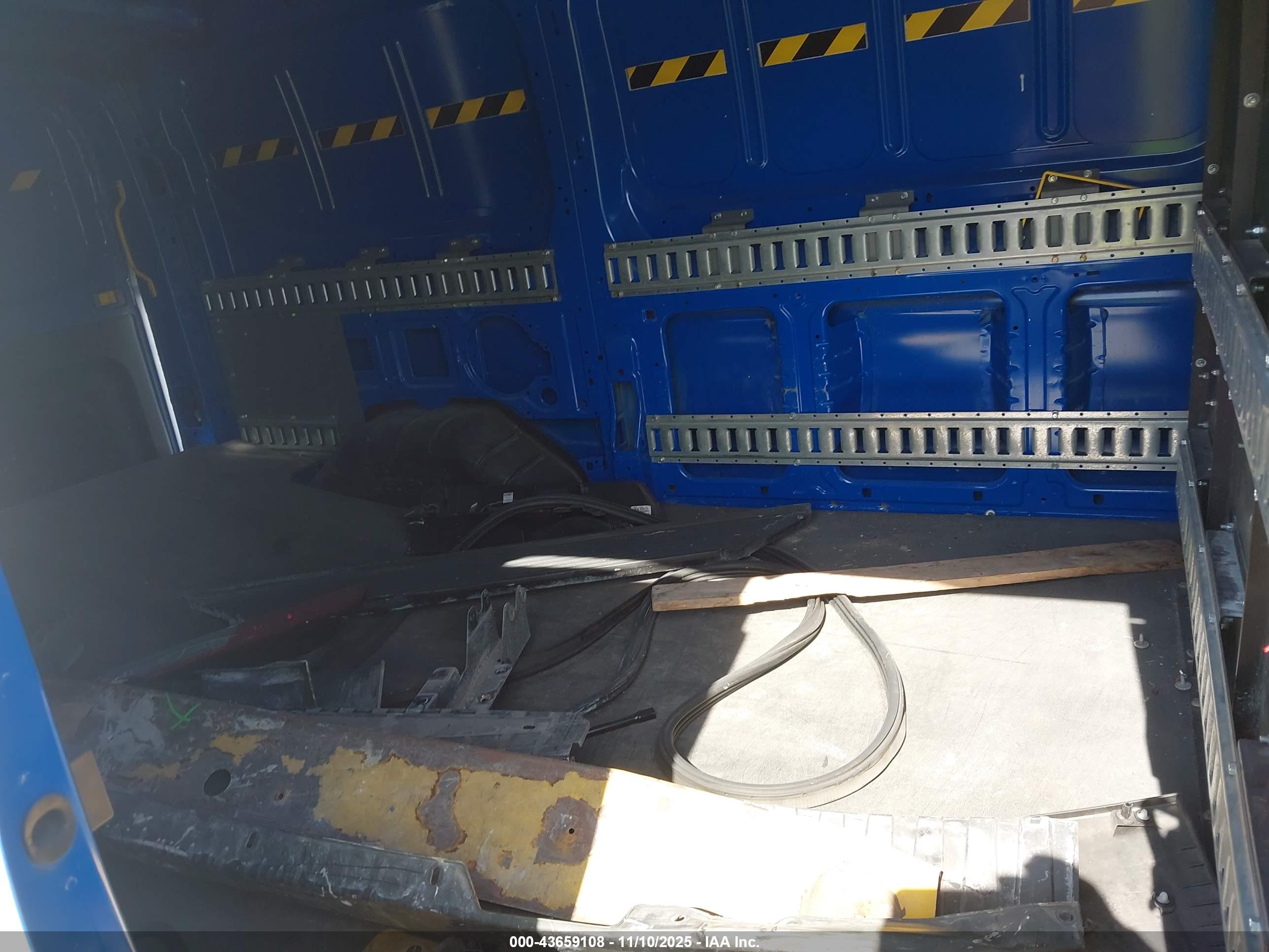 FORD TRANSIT-250 image 8