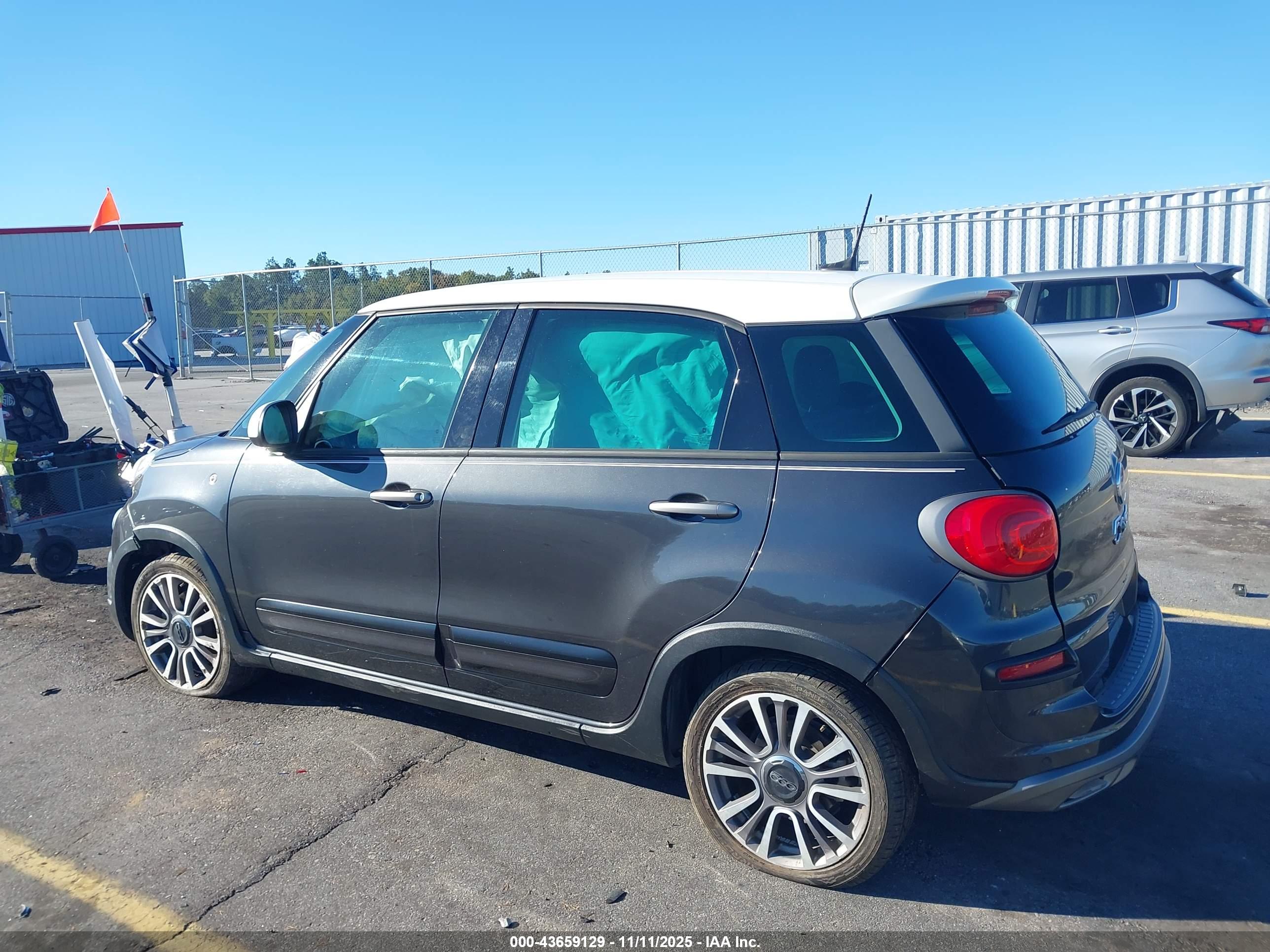 FIAT 500L image 3