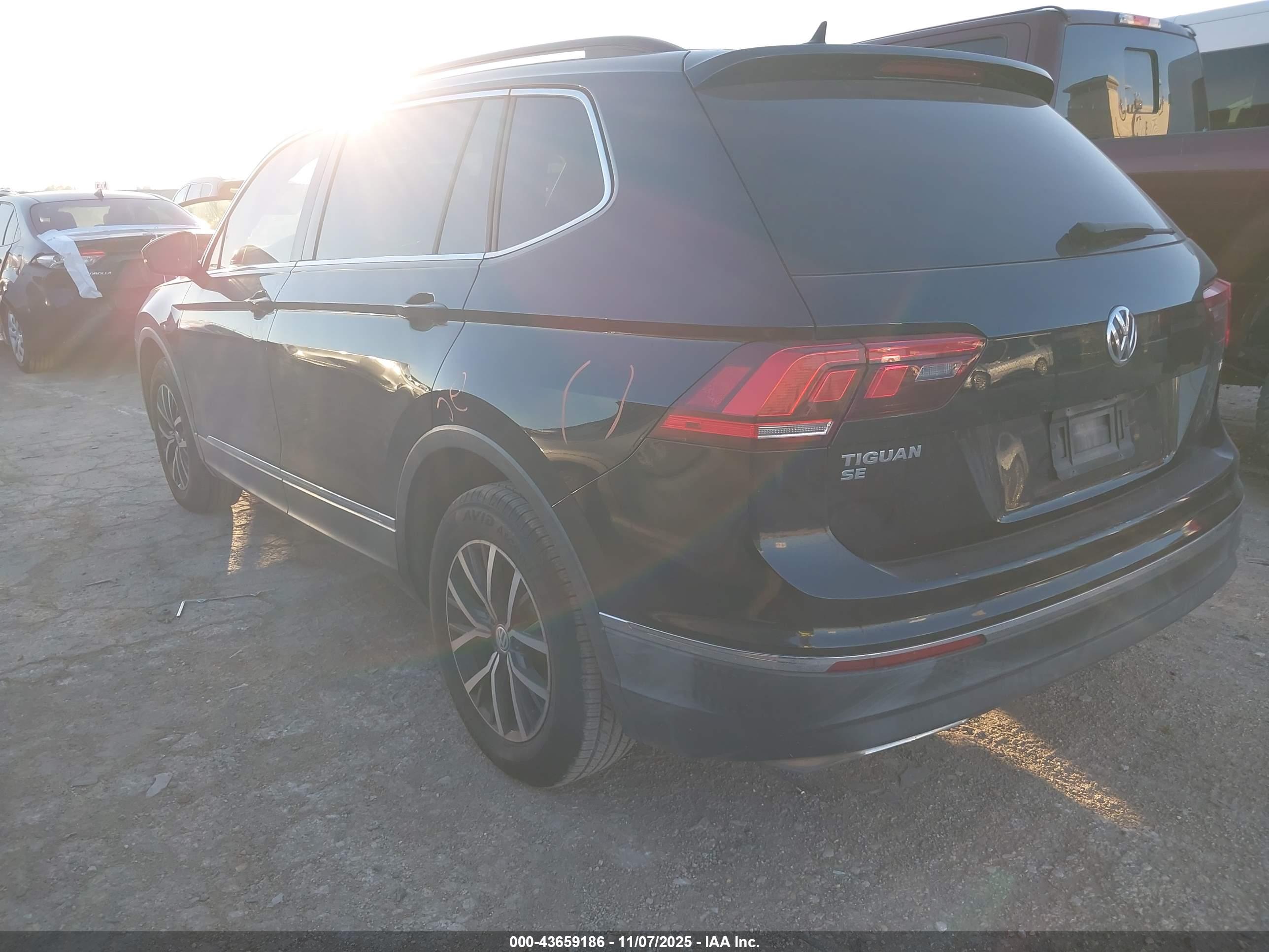 VOLKSWAGEN TIGUAN image 3