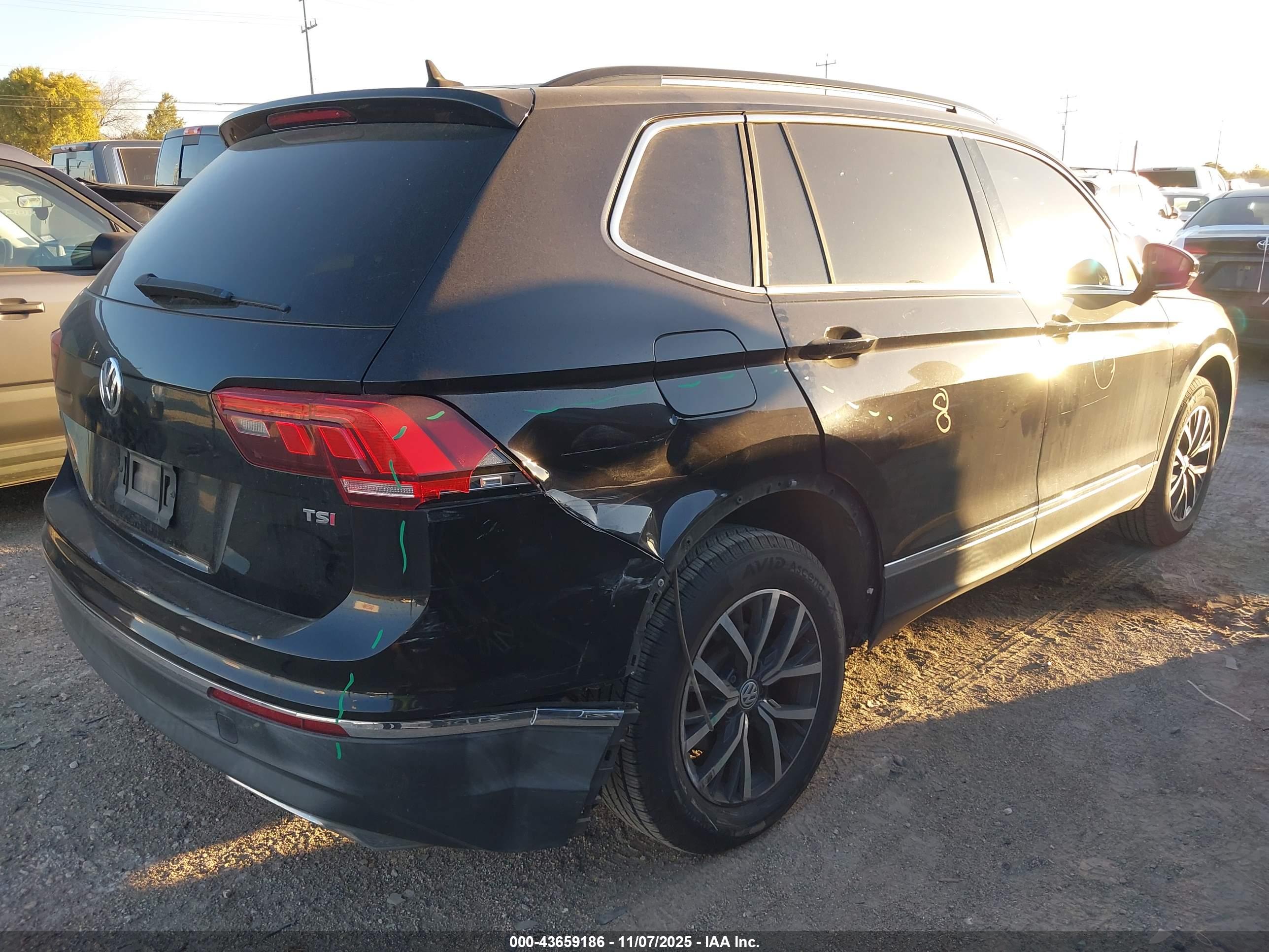 VOLKSWAGEN TIGUAN image 4