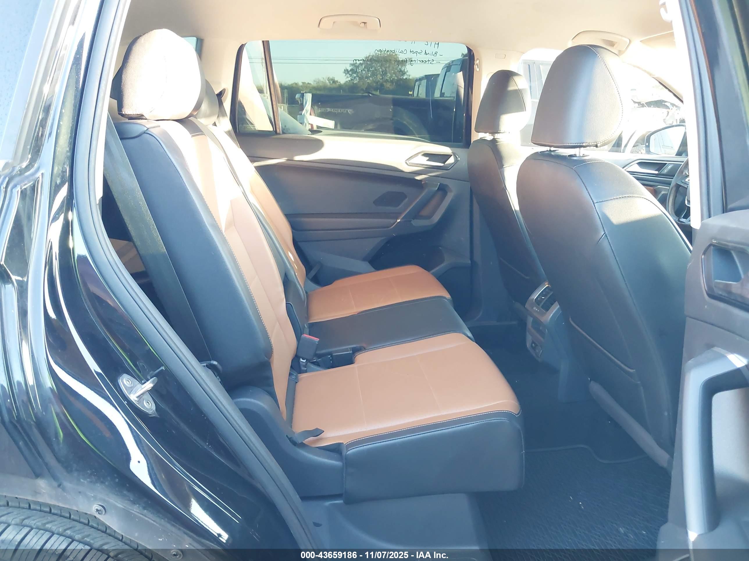 VOLKSWAGEN TIGUAN image 8