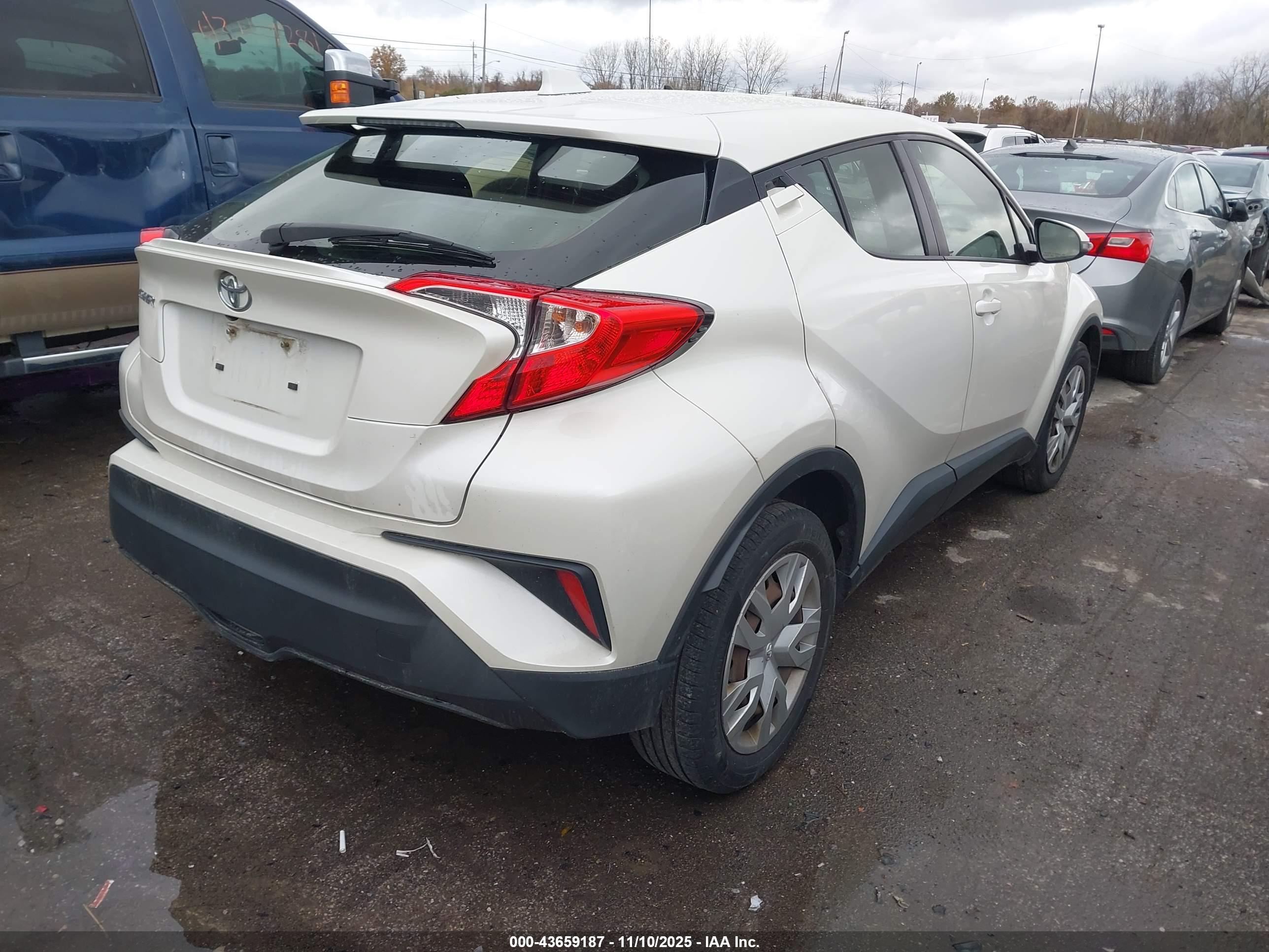 TOYOTA C-HR image 4