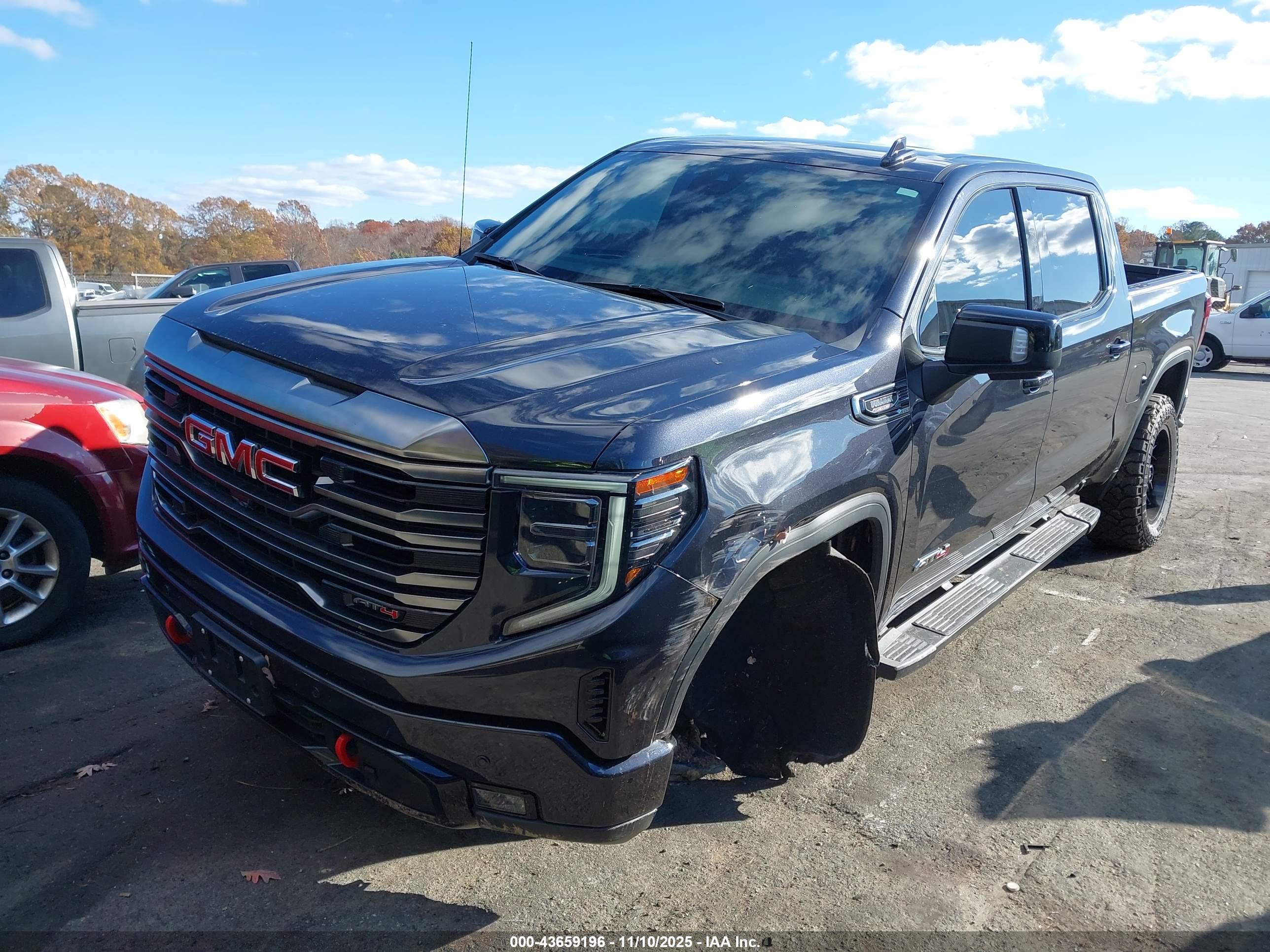 GMC SIERRA image 2