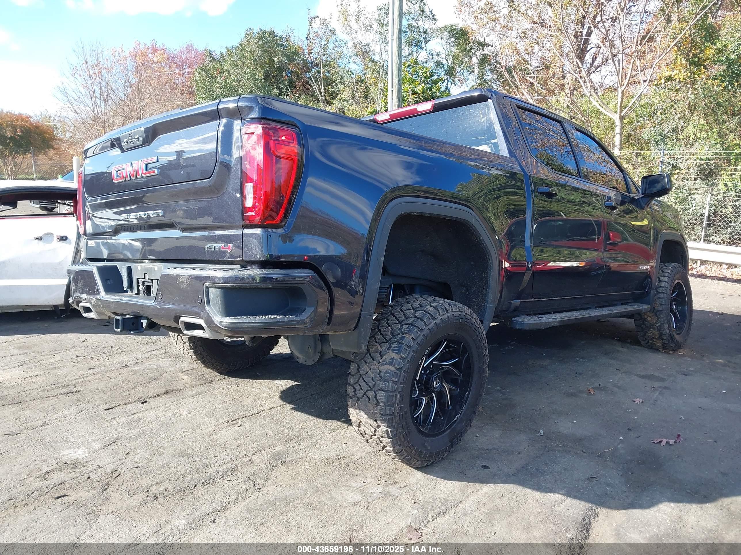 GMC SIERRA image 4