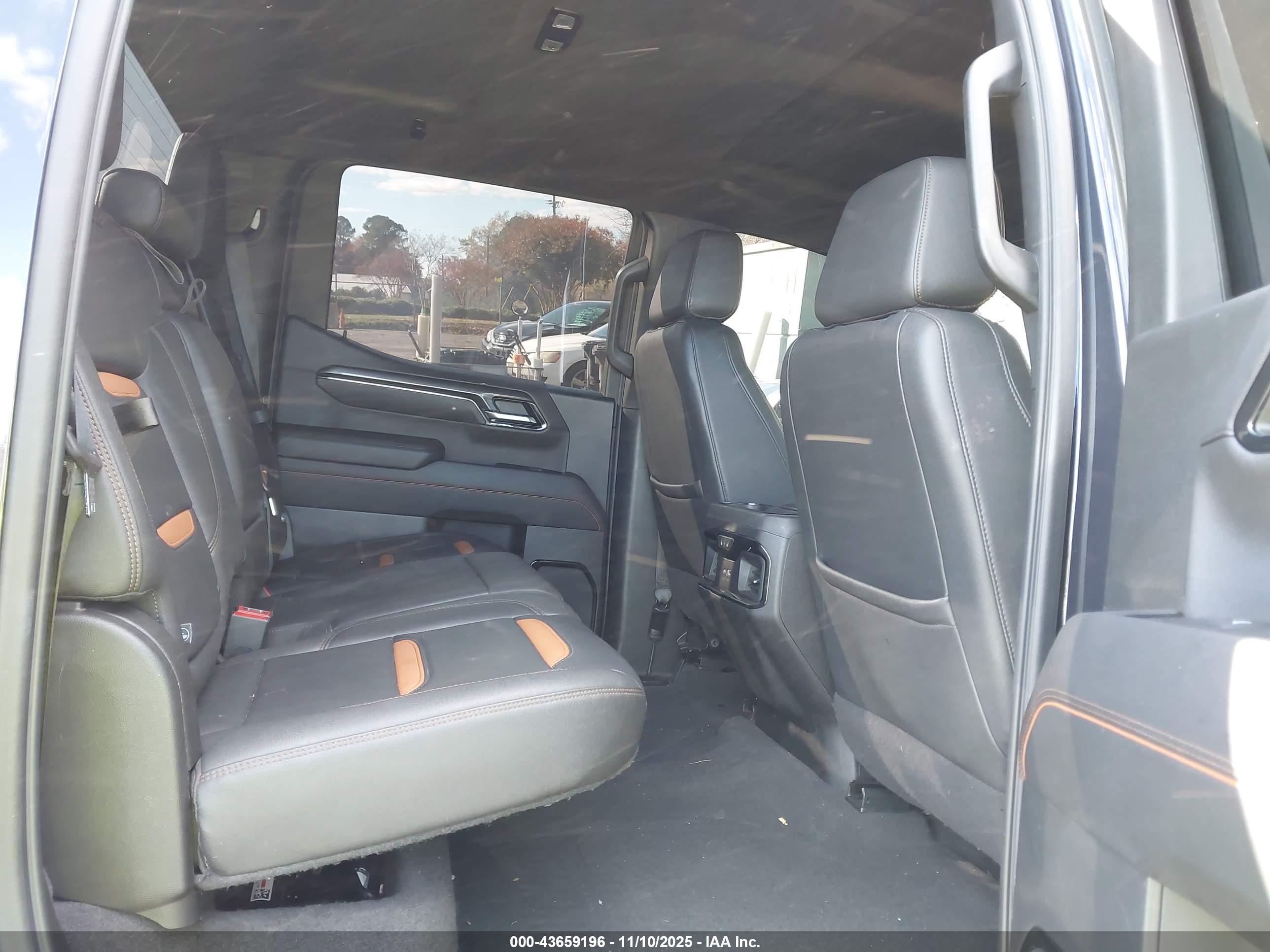 GMC SIERRA image 8