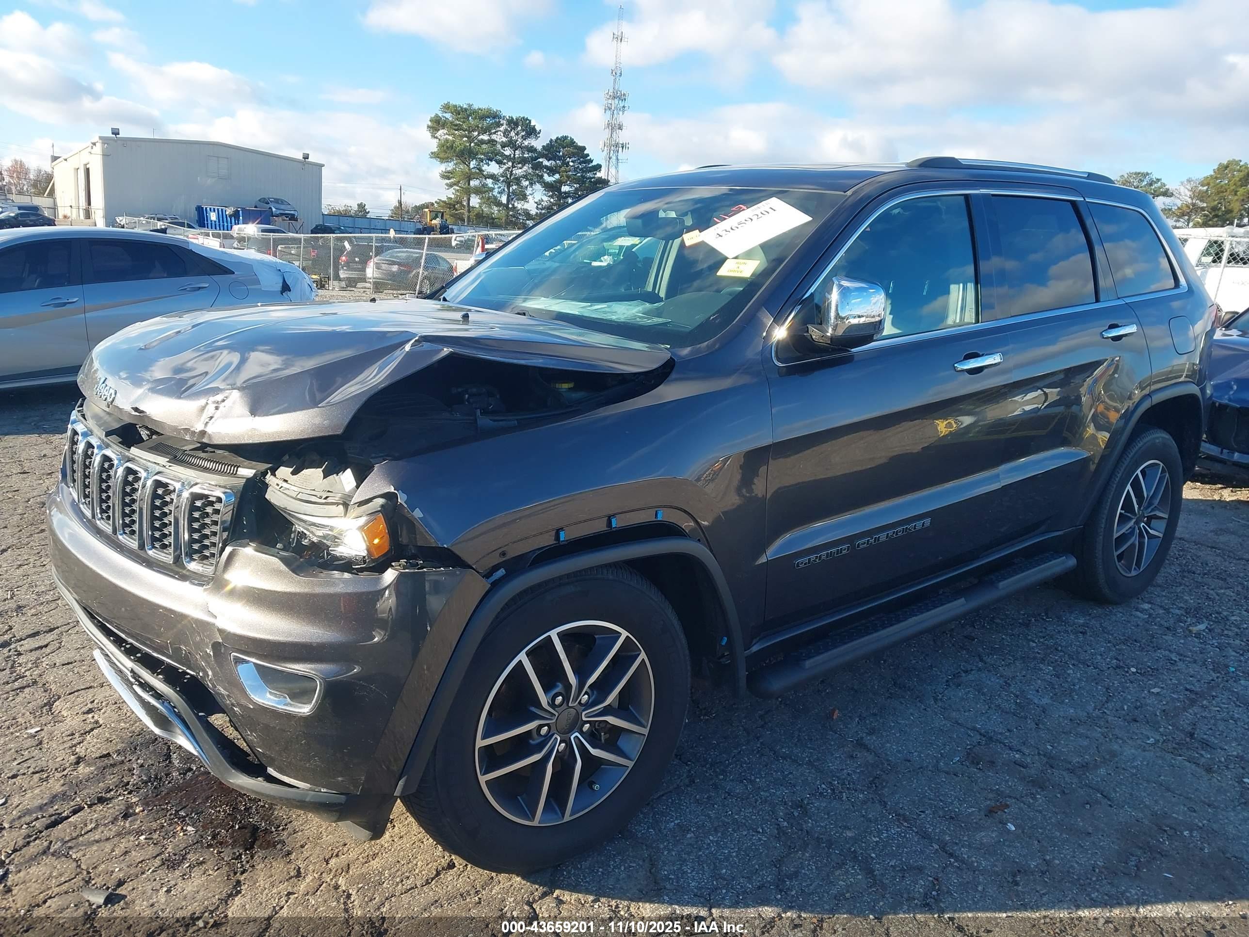 JEEP GRAND image 2
