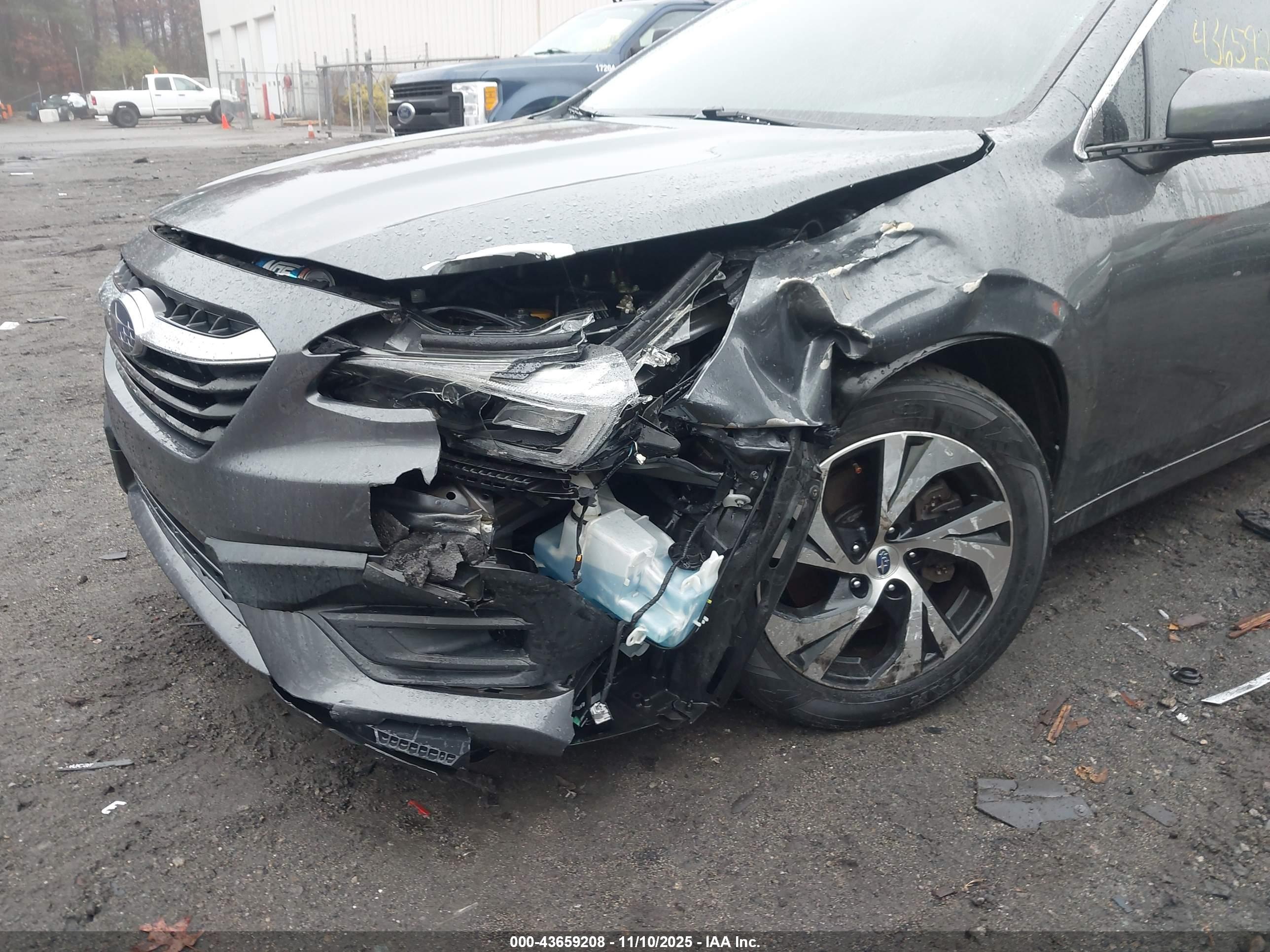 SUBARU LEGACY image 6