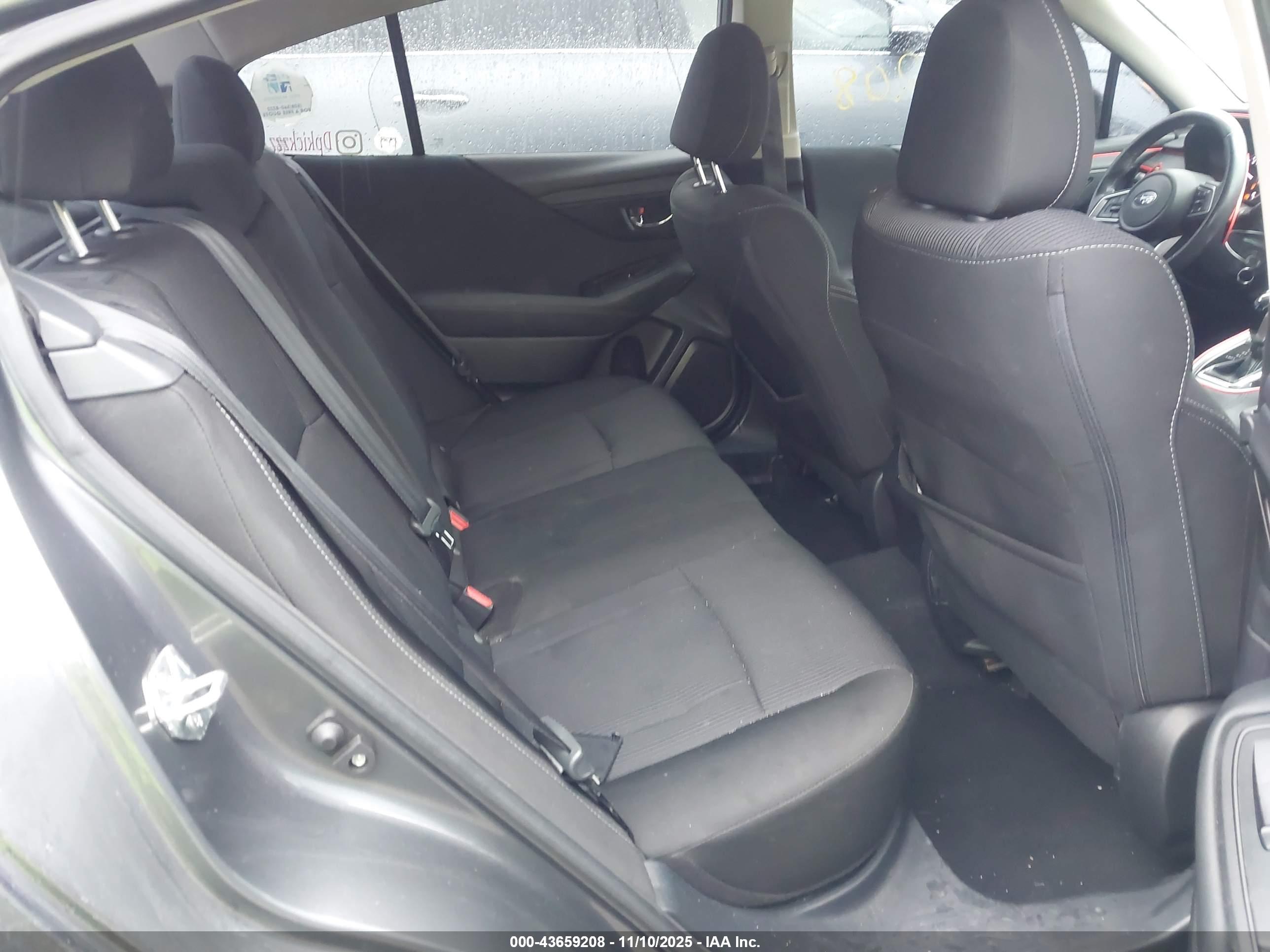 SUBARU LEGACY image 8