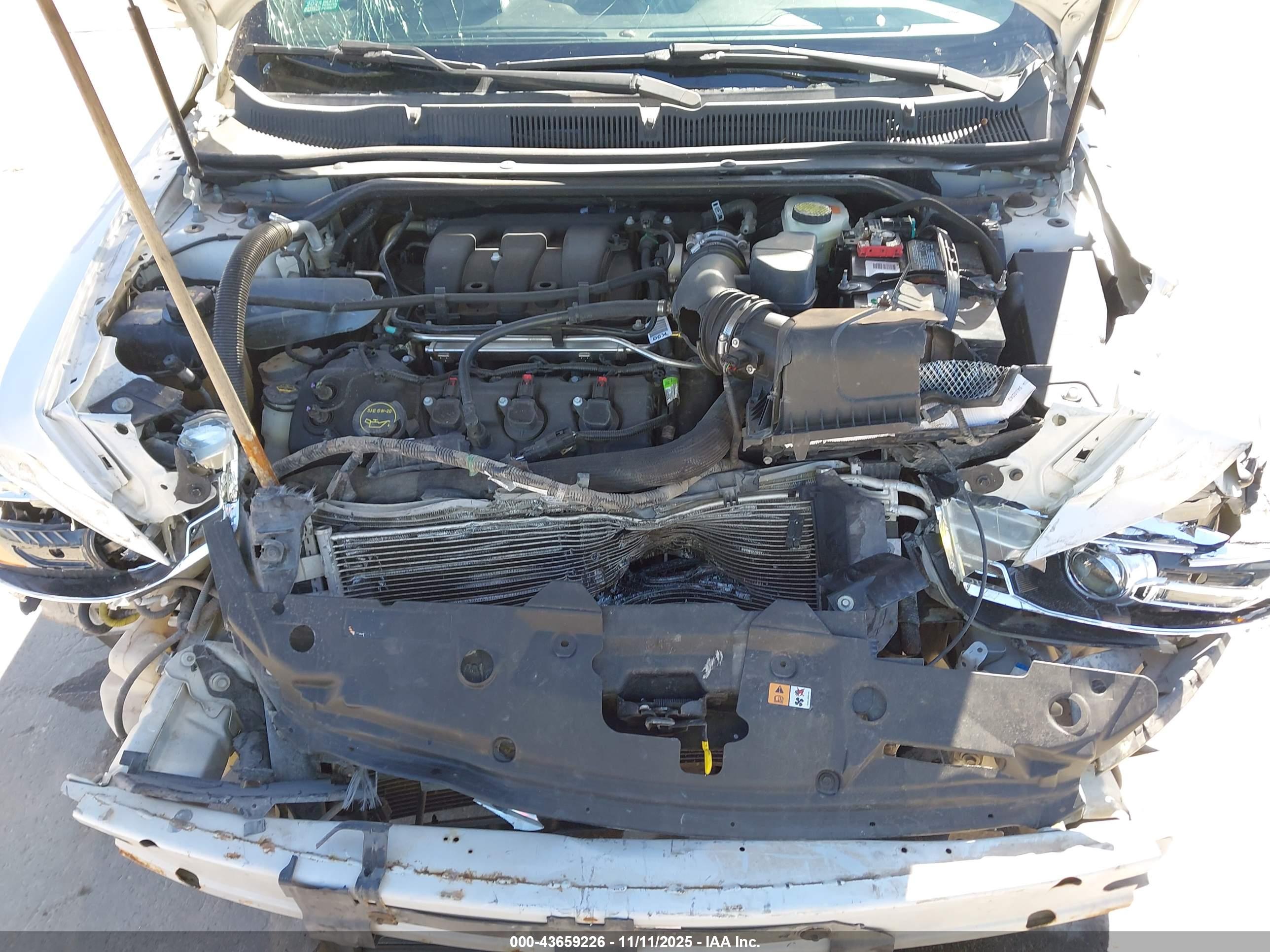 FORD TAURUS image 10