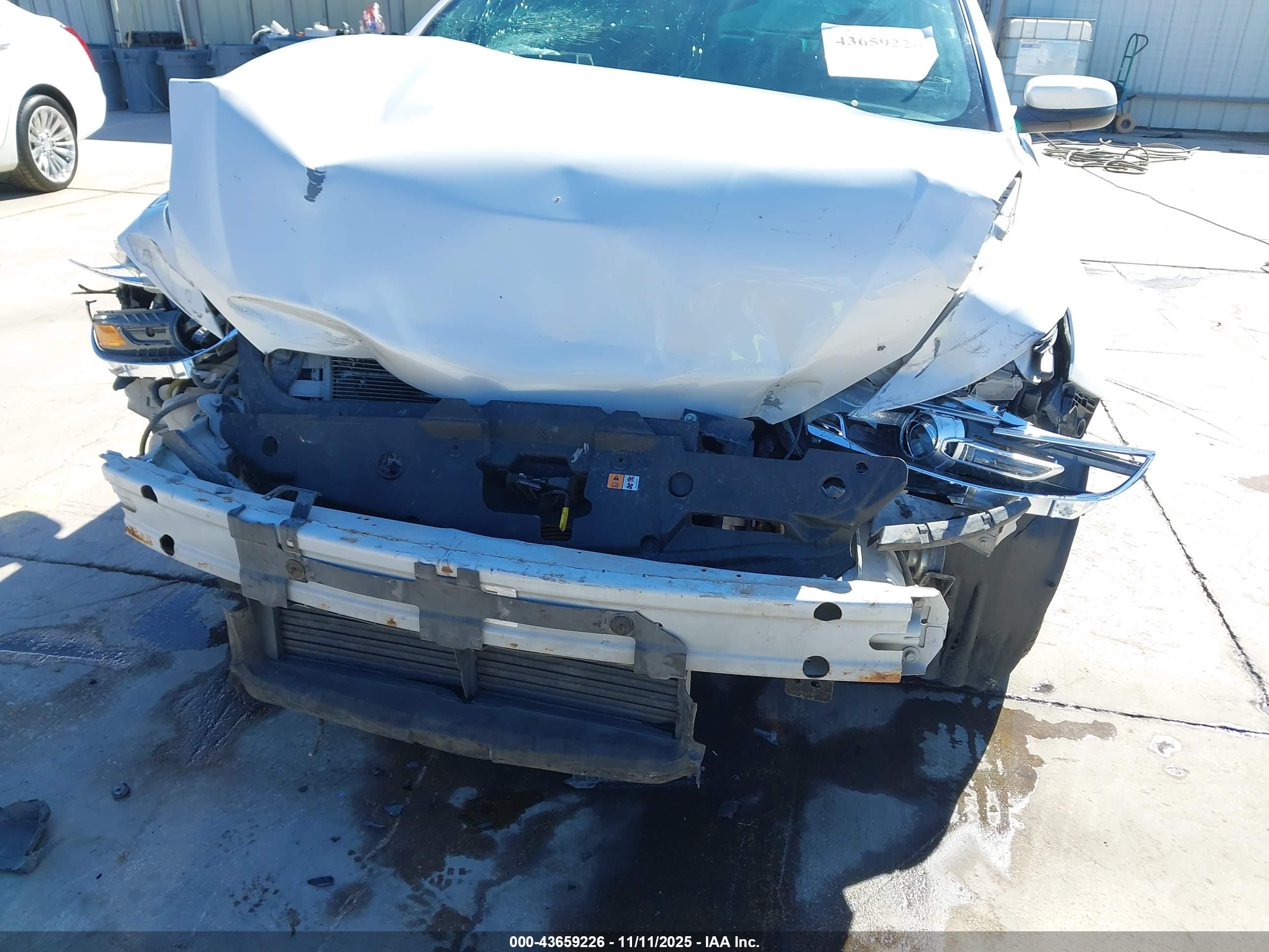 FORD TAURUS image 6
