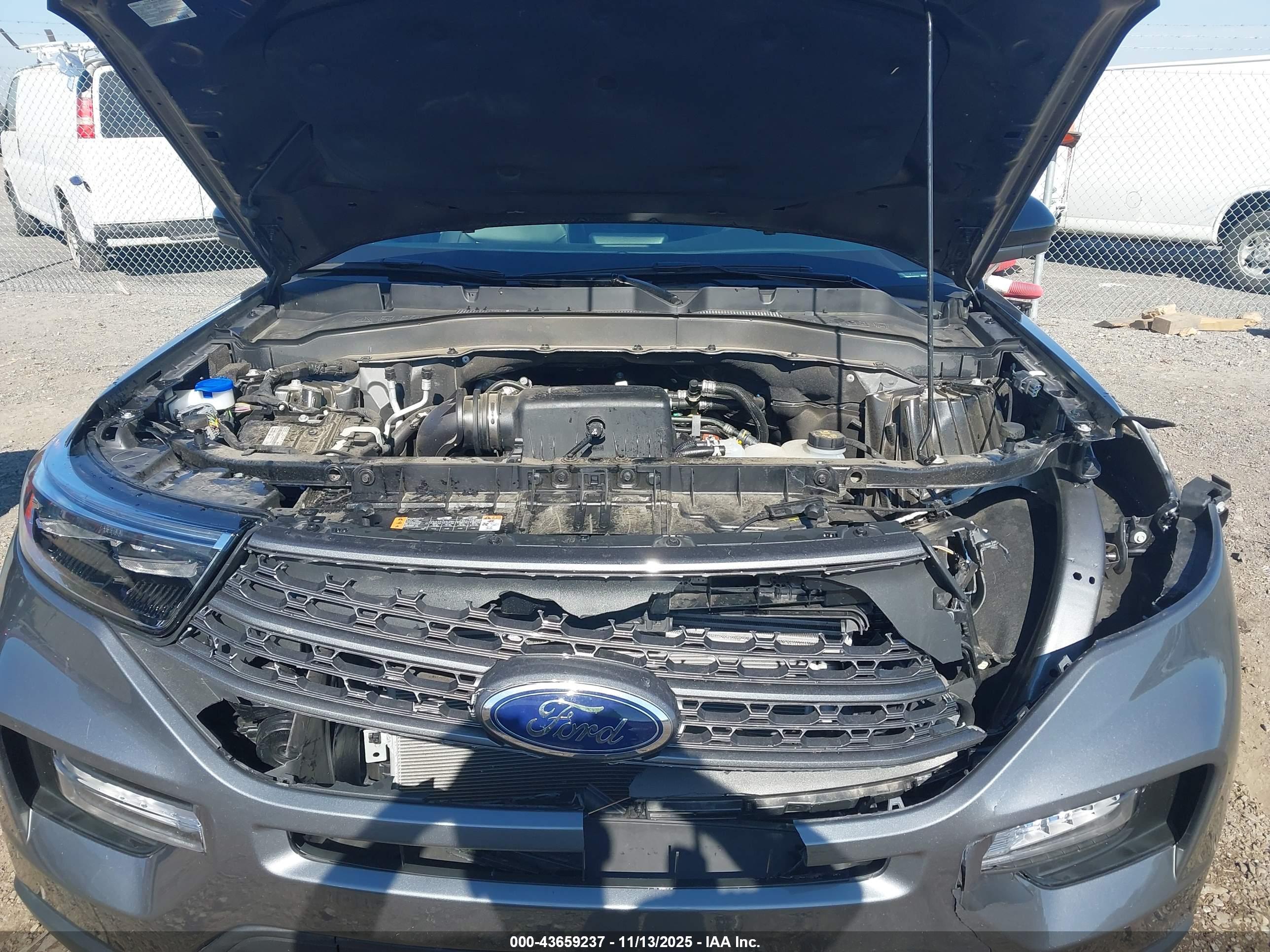 FORD EXPLORER image 10