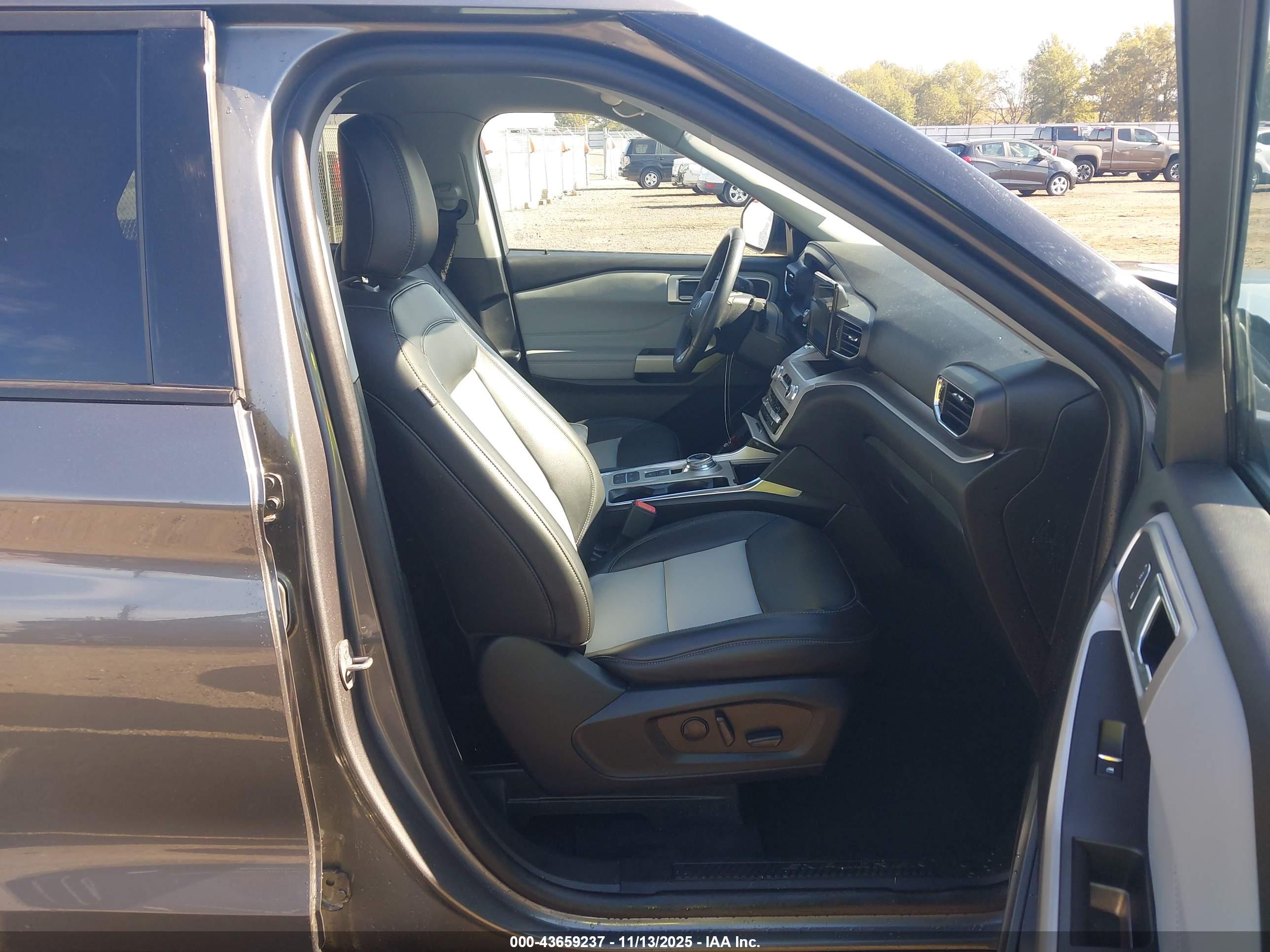 FORD EXPLORER image 5