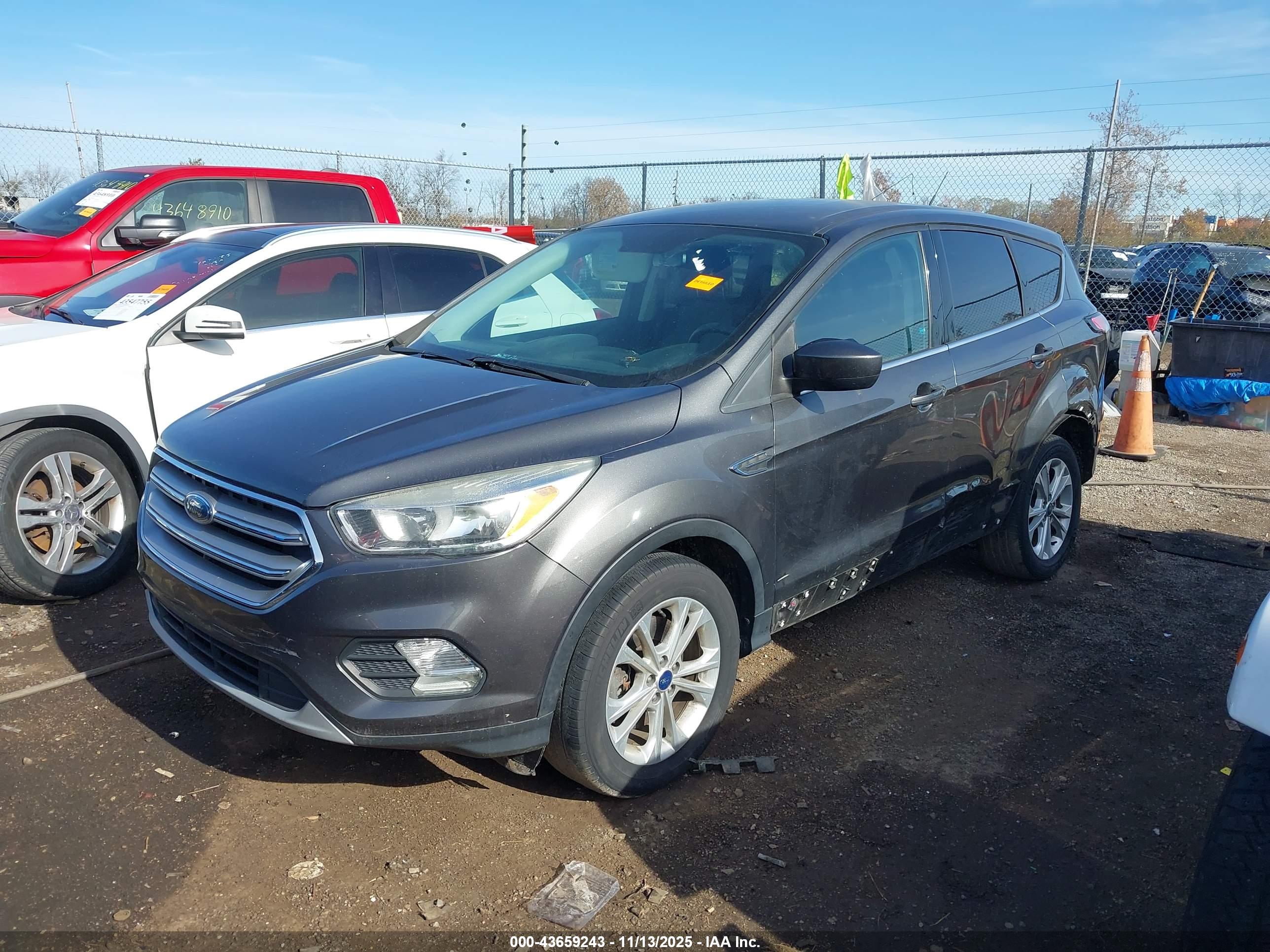 FORD ESCAPE image 2