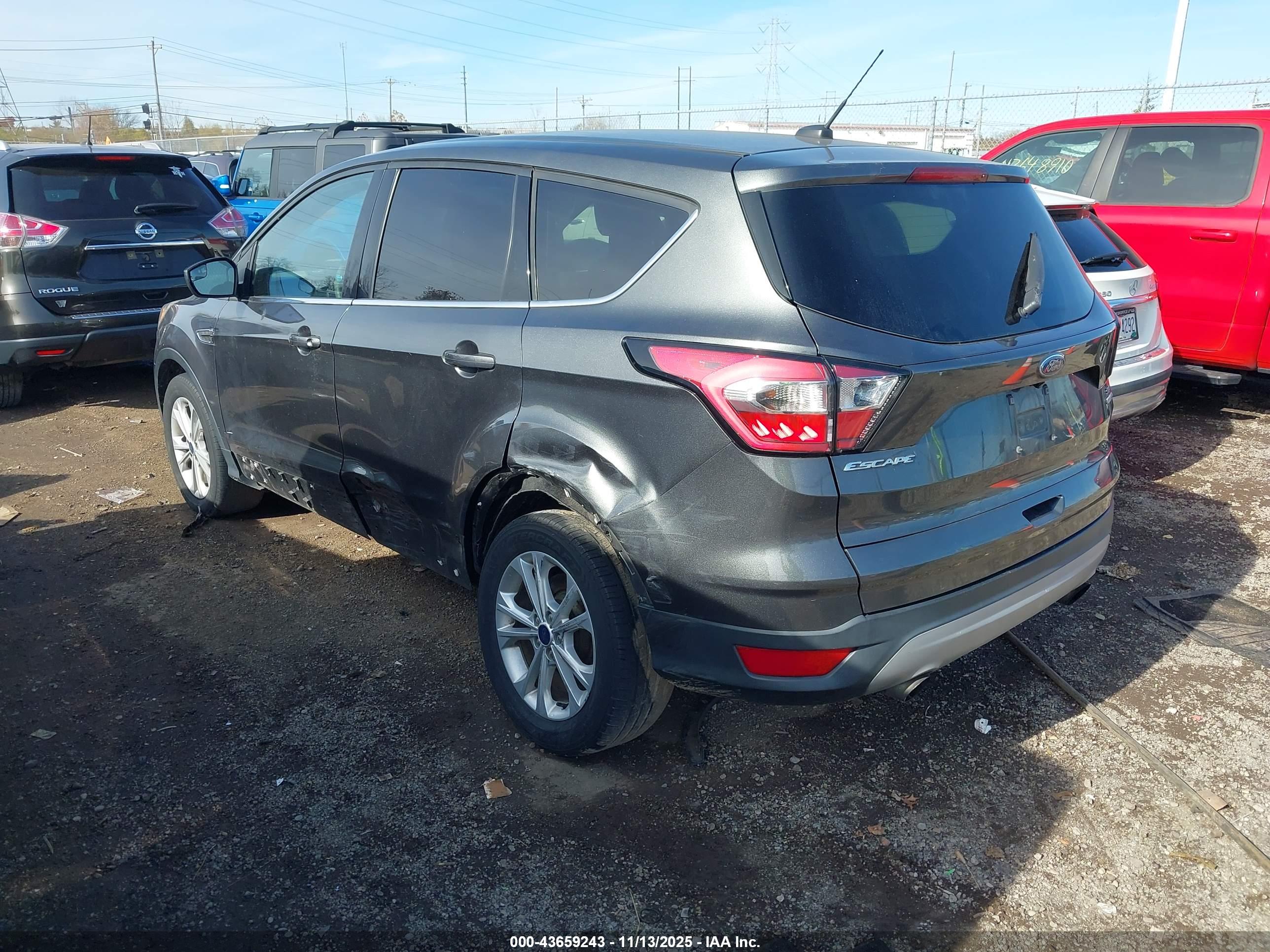 FORD ESCAPE image 3