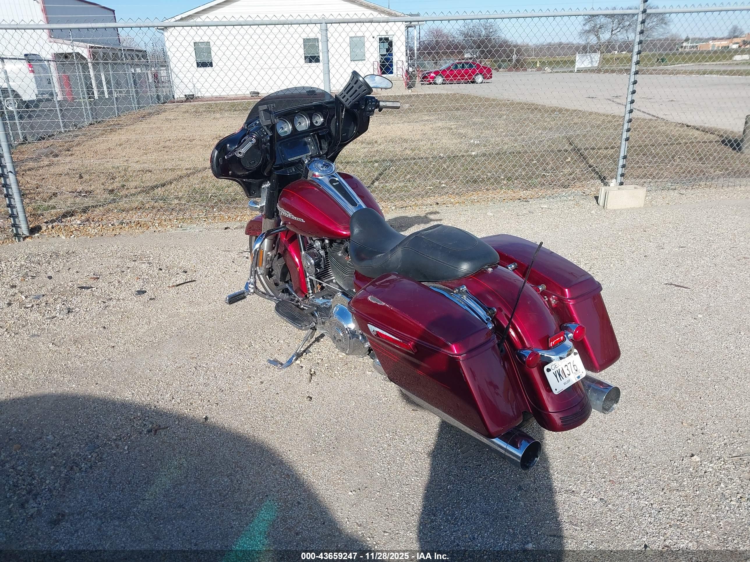 HARLEY-DAVIDSON FLHXS image 3