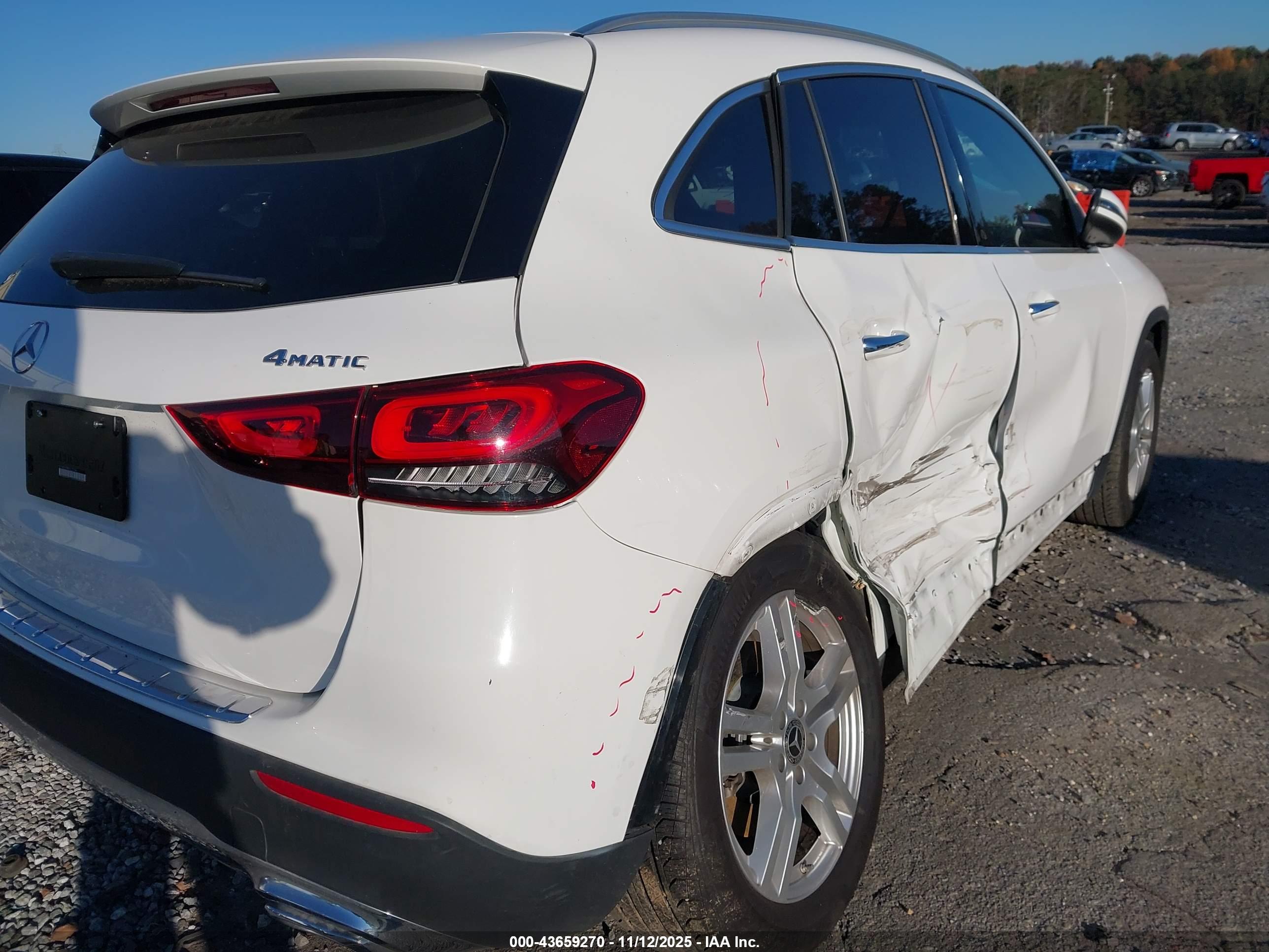 MERCEDES-BENZ GLA image 6
