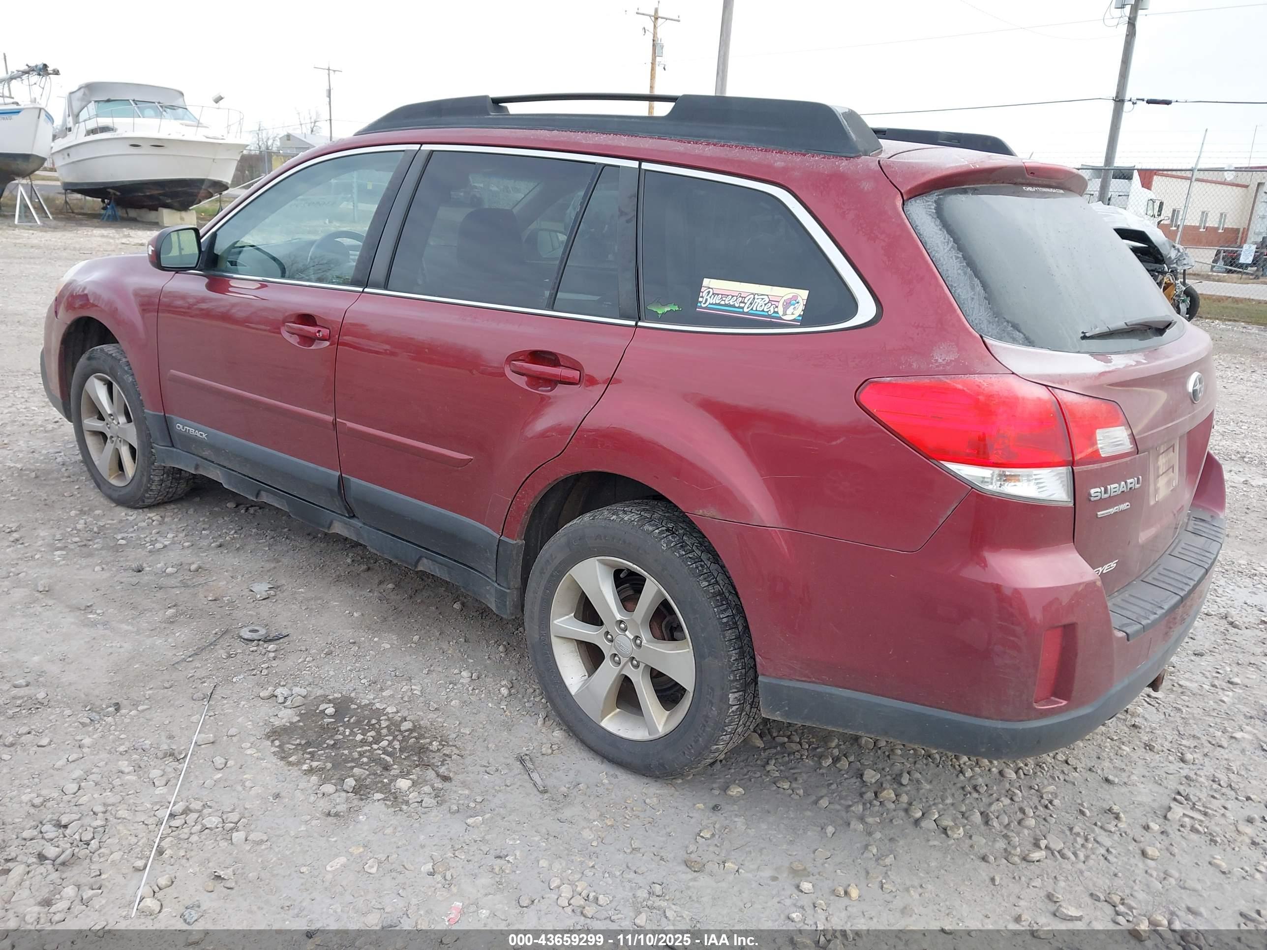 SUBARU OUTBACK image 3