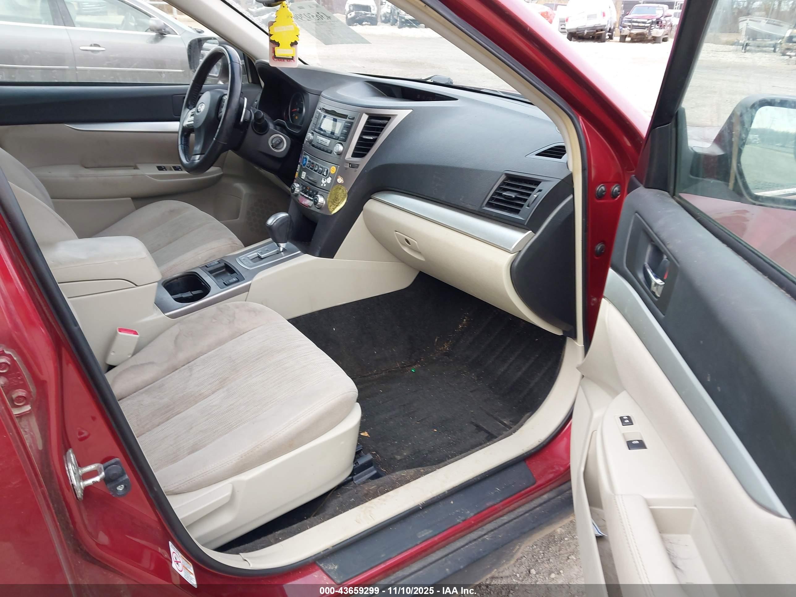 SUBARU OUTBACK image 5