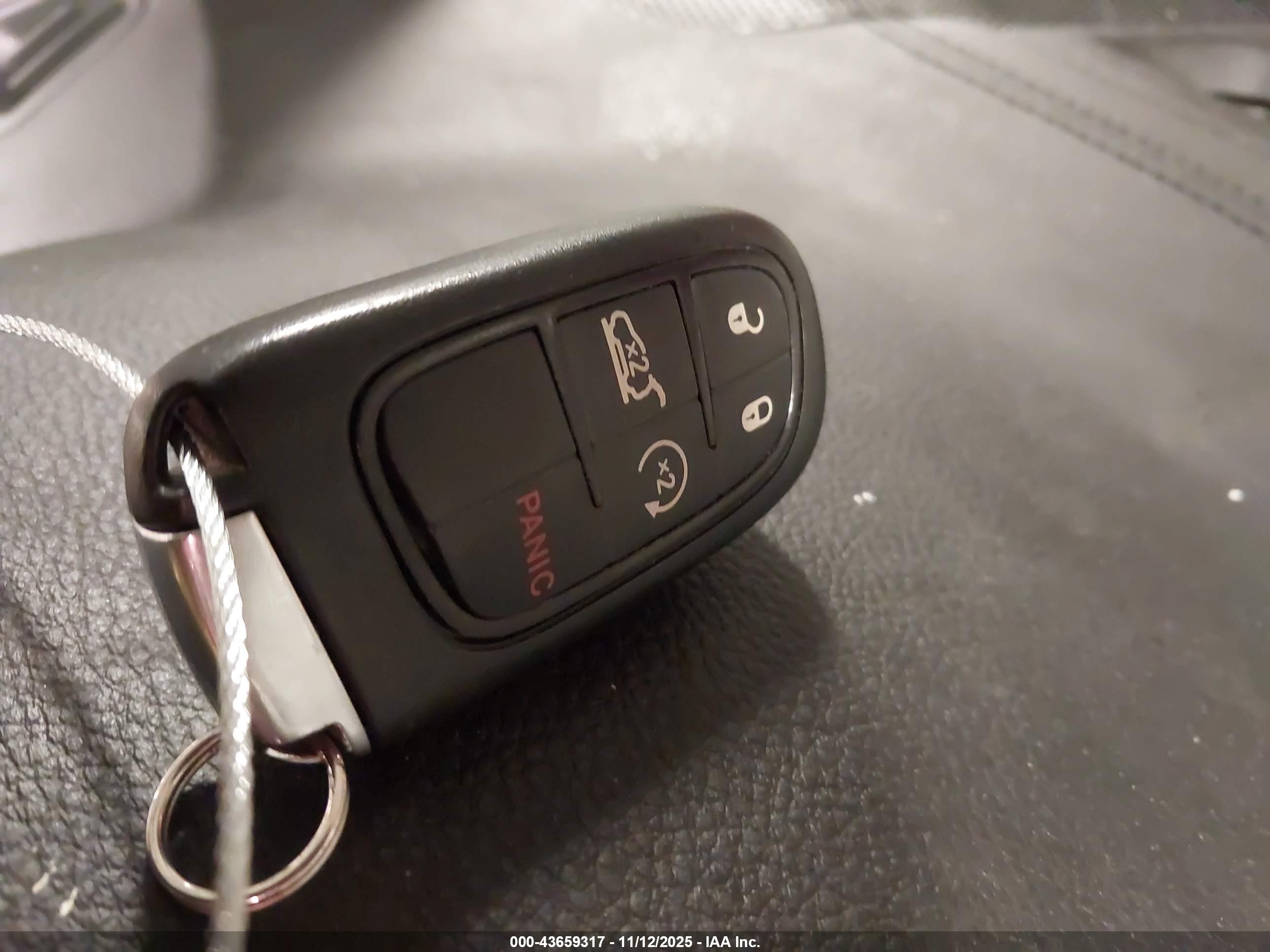 JEEP CHEROKEE image 11