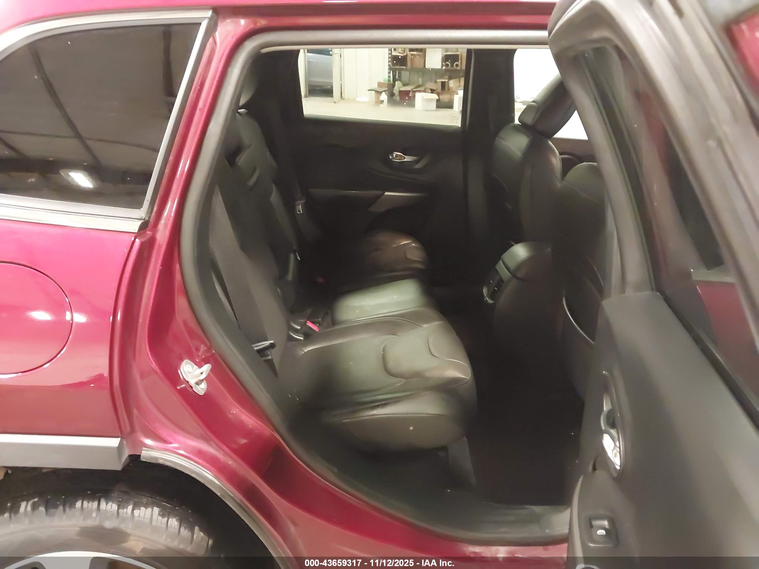 JEEP CHEROKEE image 8
