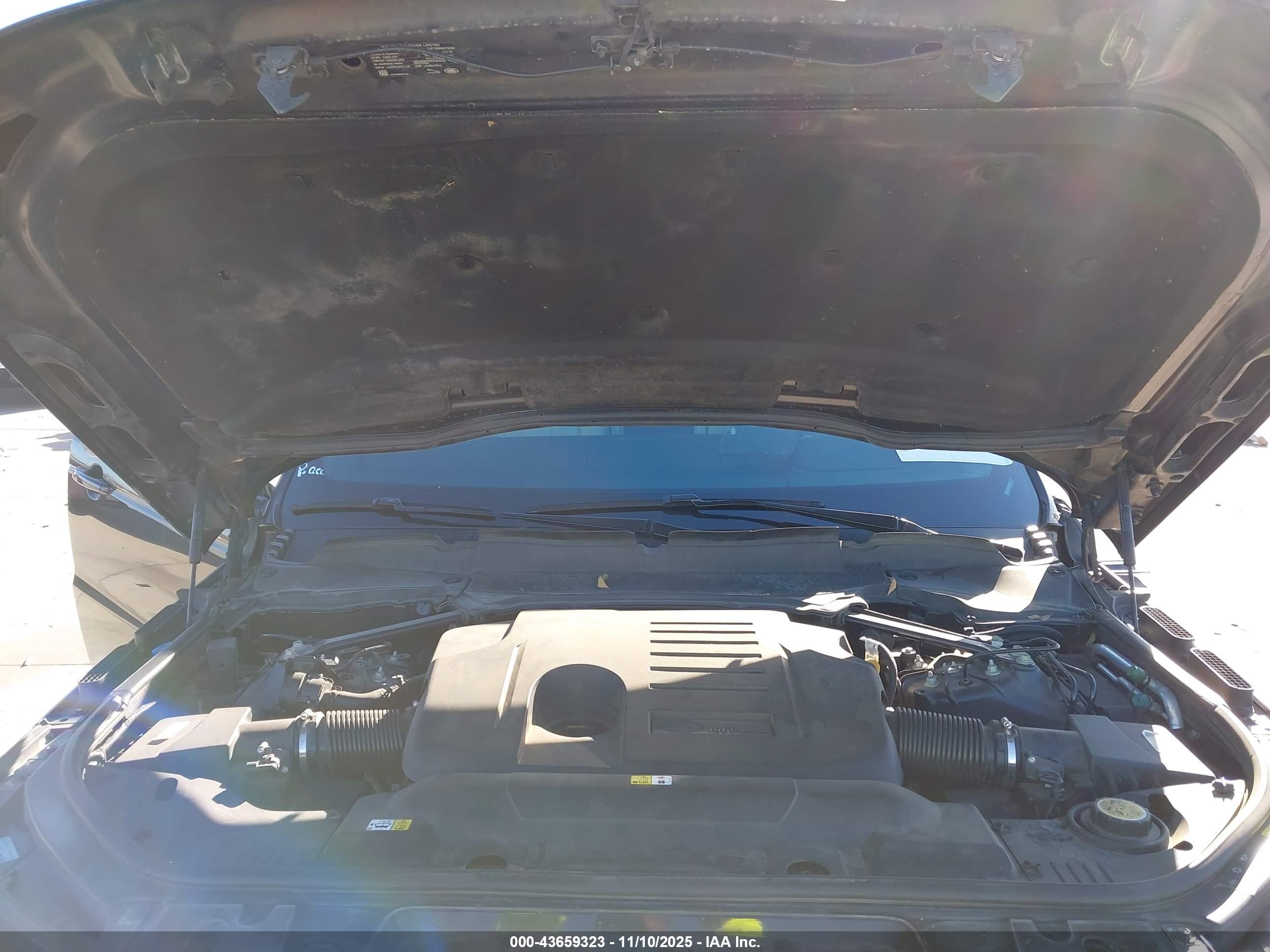 LAND ROVER image 10
