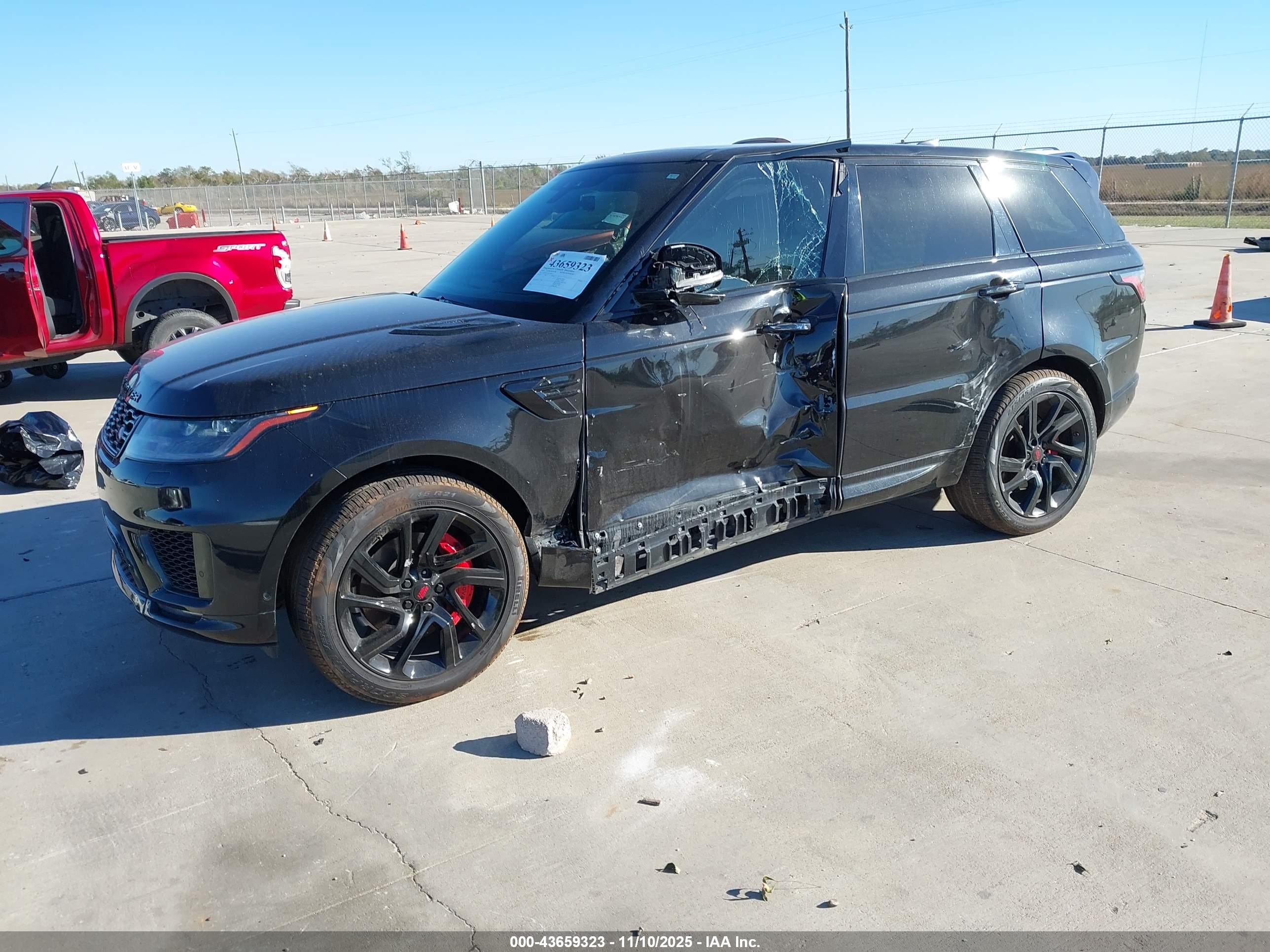 LAND ROVER image 2