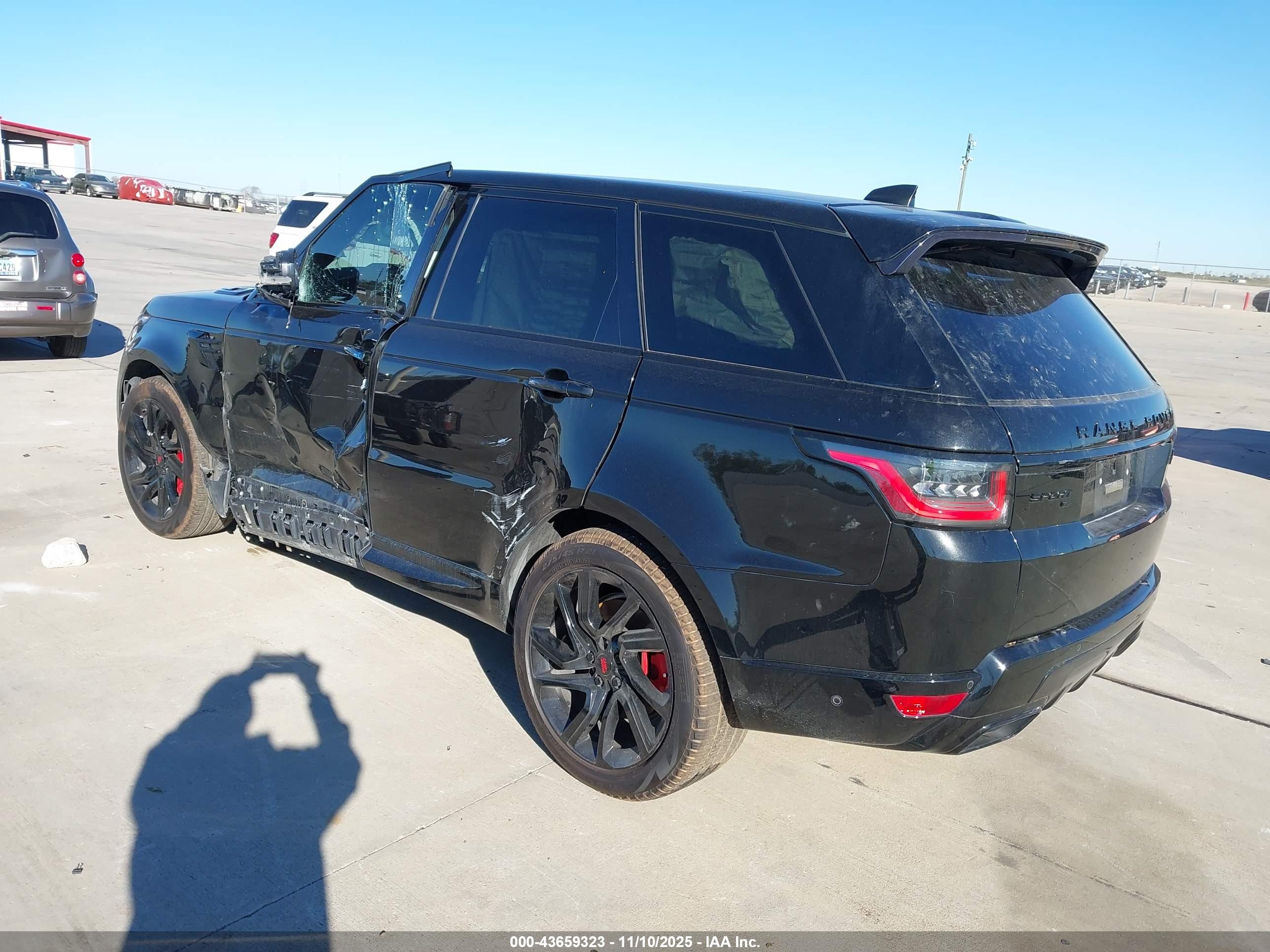 LAND ROVER image 3